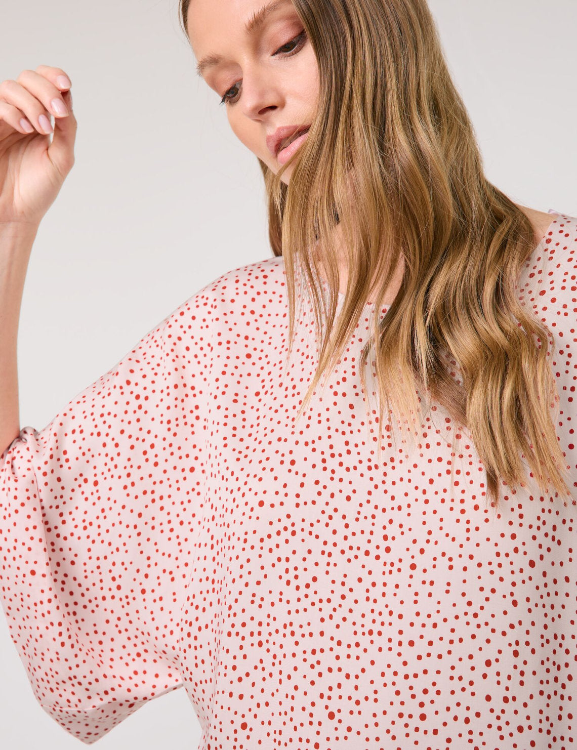 Taifun_Oversized Blouse Top with Polka Dots_760341-11211_6612_04