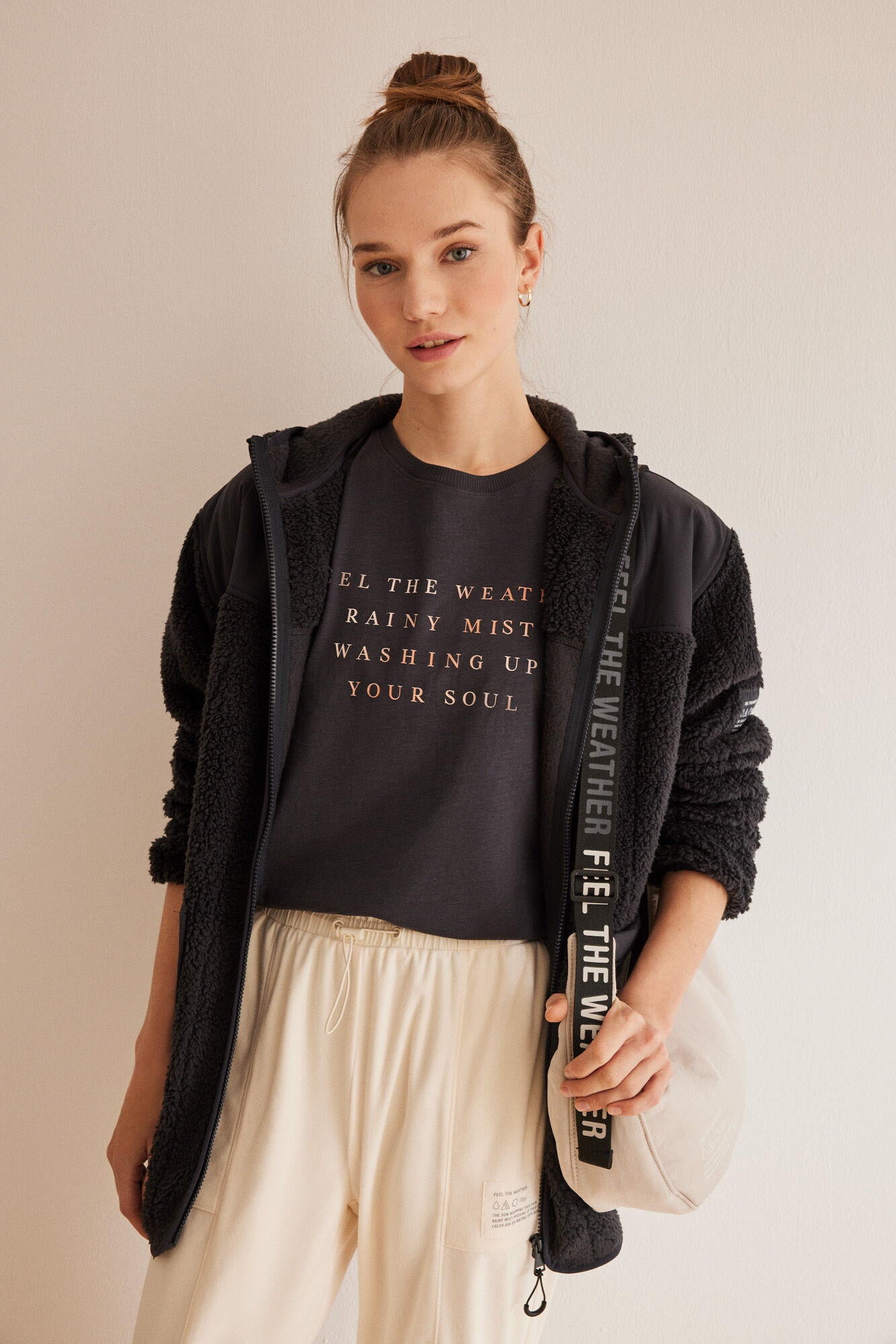 Short Sleeves T-Shirt_7667721_40_04