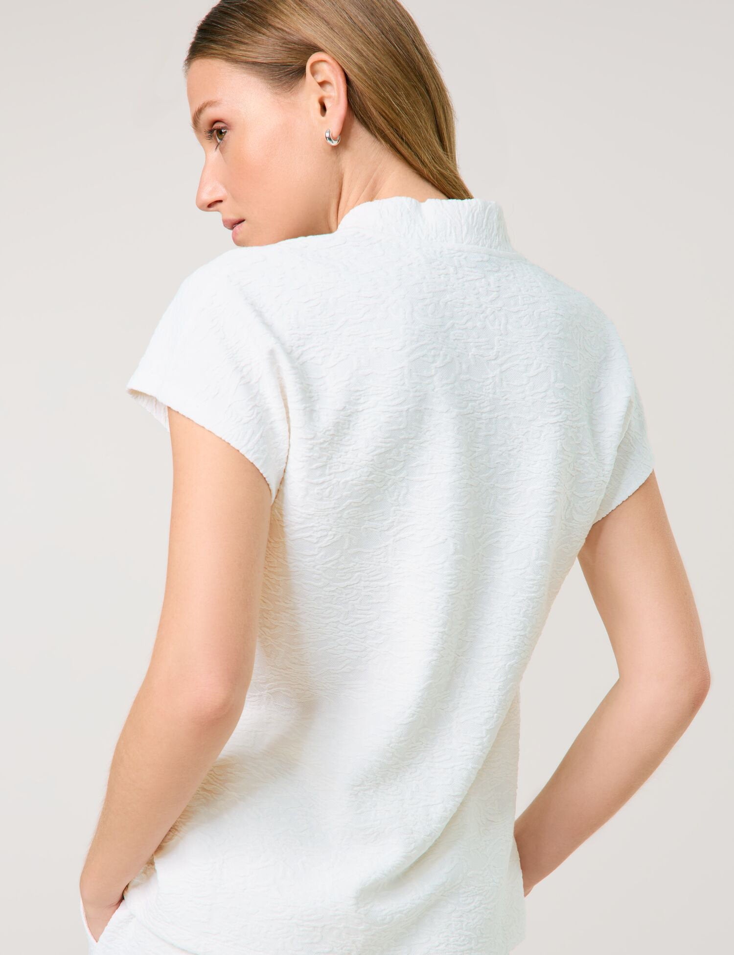 Taifun_Textured Top with a V-Neckline_771343-16146_9700_06