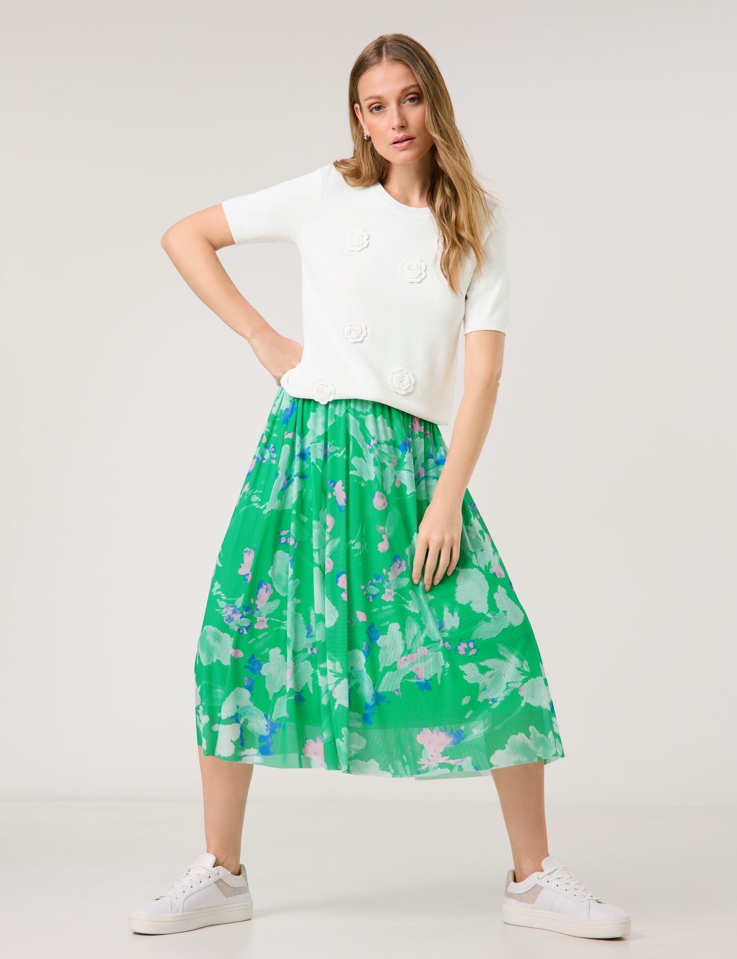 Taifun_Short Sleeve Jumper with Crochet Flowers_772328-15124_9702_05