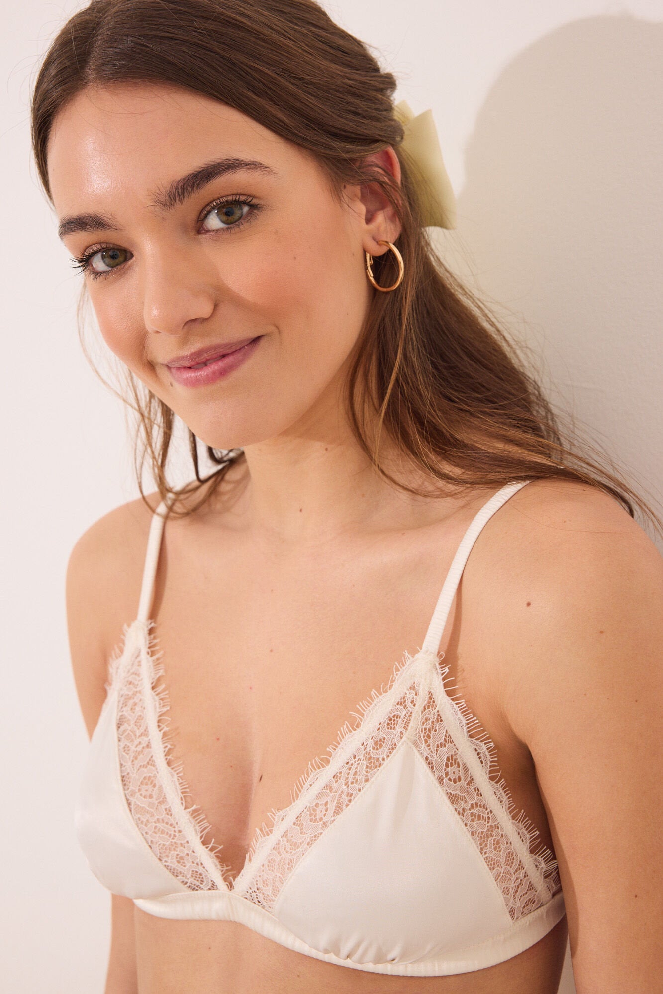 Women Secret_Natural Triangle Bra in Satin and White Lace_7919749_96_01