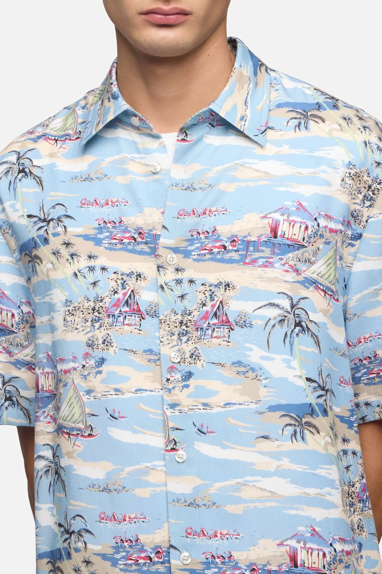 7 For All Mankind Aloha Men Short Sleeve Button Up Shirt in Fluid SKU: 7M8N0G56_3HT Image 04