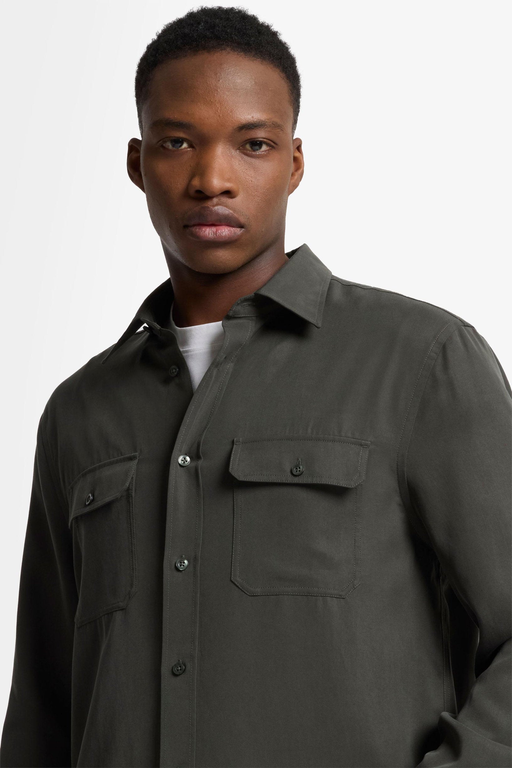 7 For All Mankind_Military Shirt Lyocell Forest Green with Pockets_7MC11W37-FOR_FOR_04