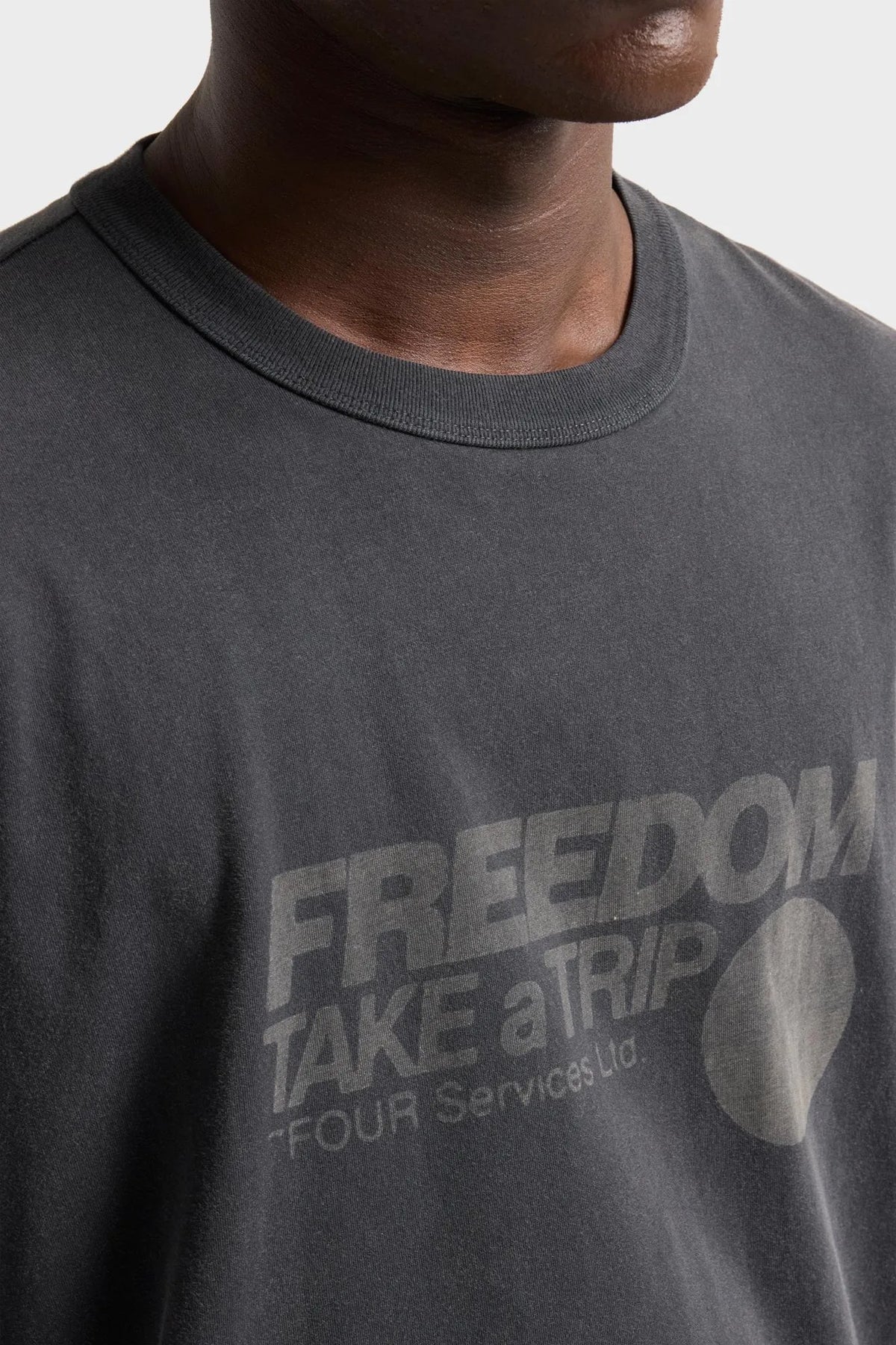 7 For All Mankind Trip Black Men Short Sleeve Graphic Tee SKU: 7MEN0H50_3VE Image 05