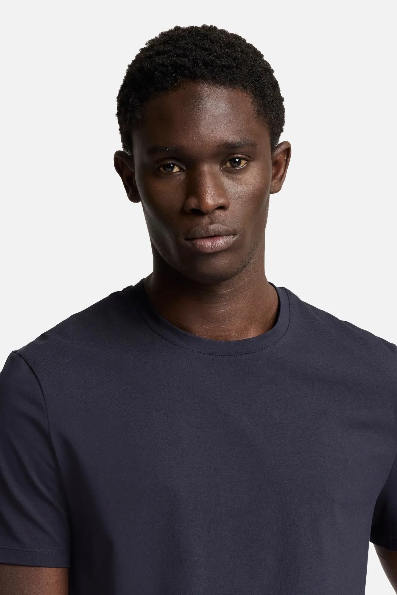 7 For All Mankind Navy Men Tee in Luxe Performance SKU: 7MR01237_NVY Image 04