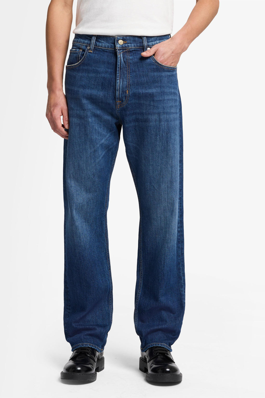 7 For All Mankind_Modern Straight Trad Blue_7T099A56-EUL_EUL_02