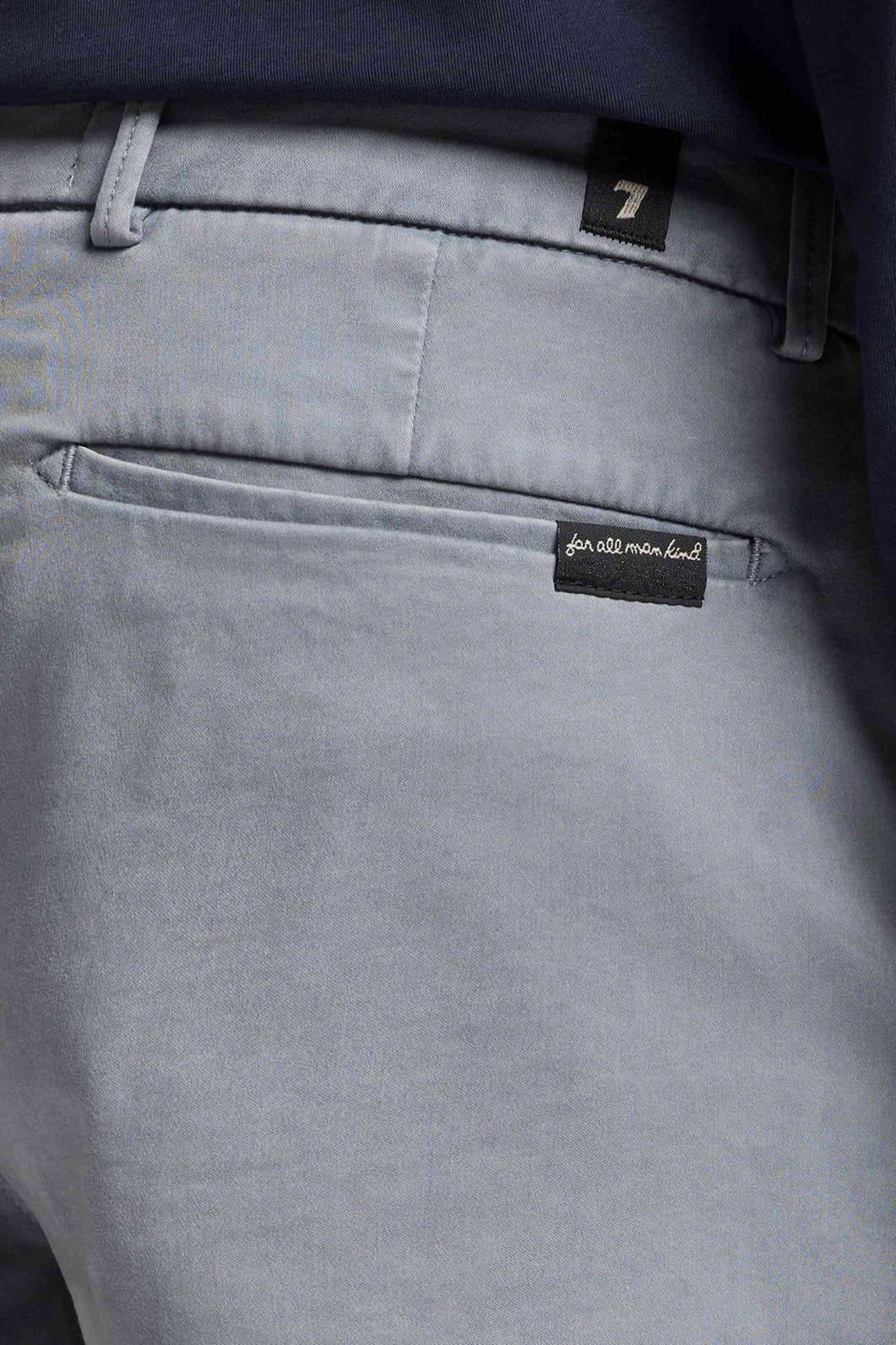 7 For All Mankind_Slimmy Shorts Sateen Sleepy Blue_7T105T49-EET_EET_04