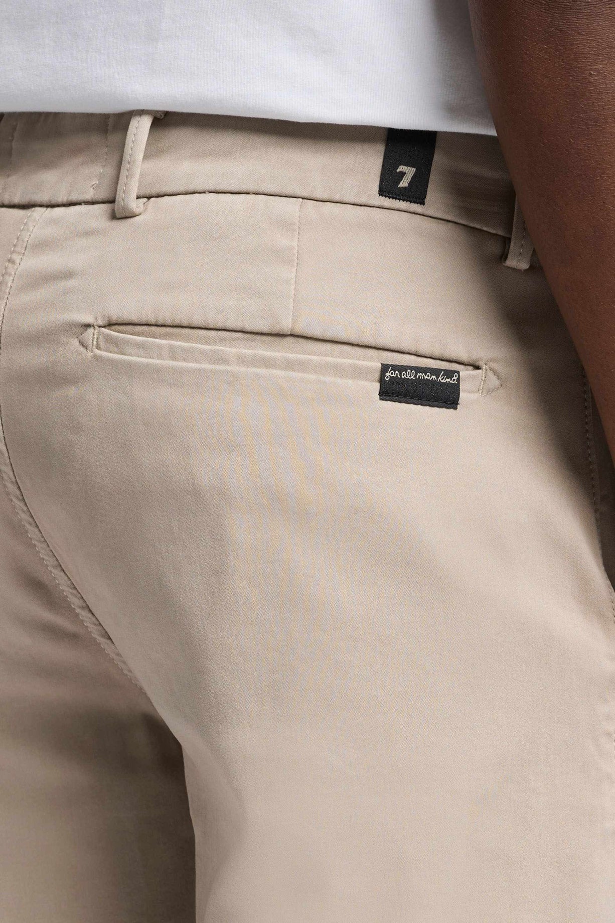 7 For All Mankind_Slimmy Shorts Sateen Sunbuff_7T105T49-UFF_UFF_04