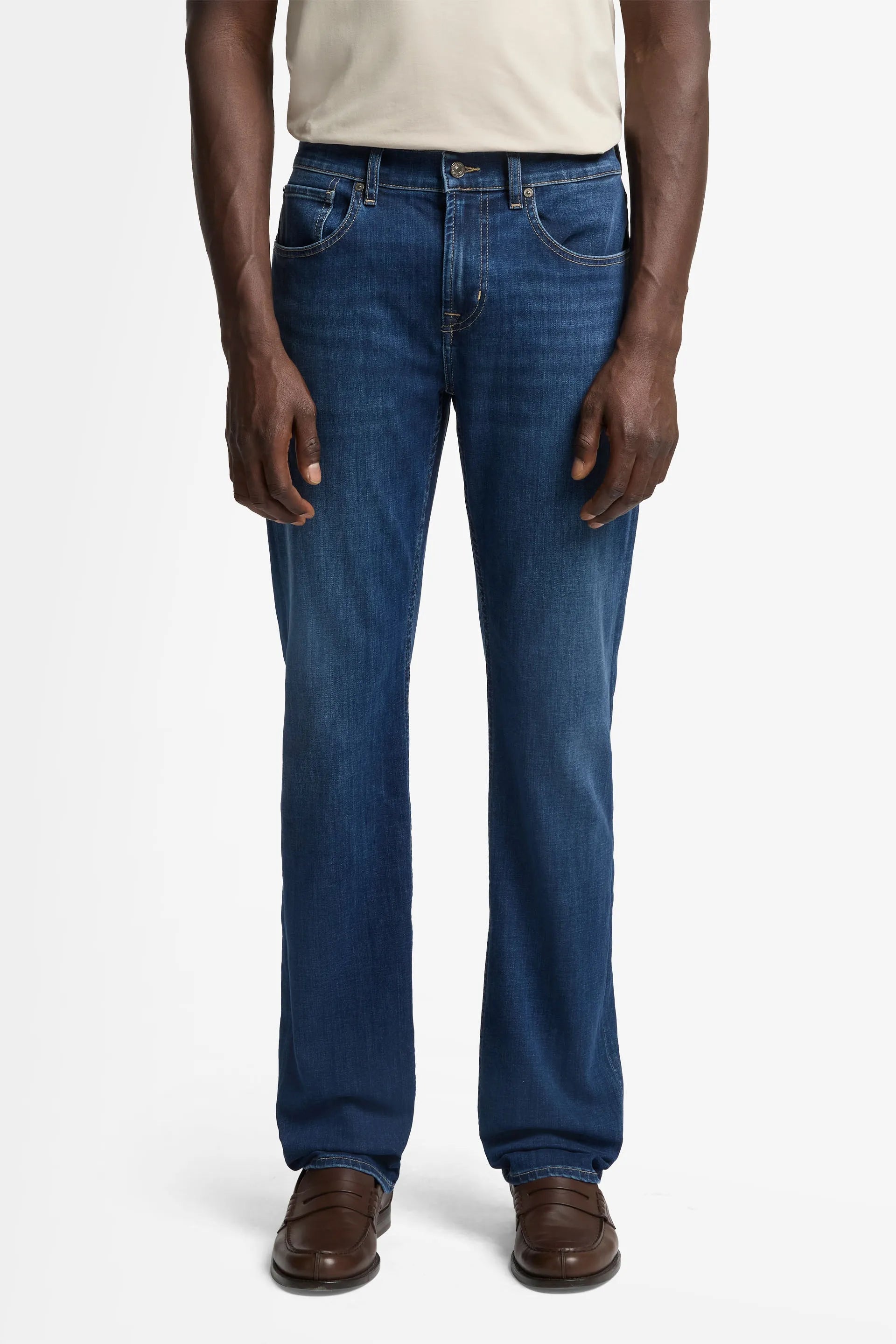 7 For All Mankind_Mid Blue_The Straight in Luxe Performance_7TE70B80_1DP_02