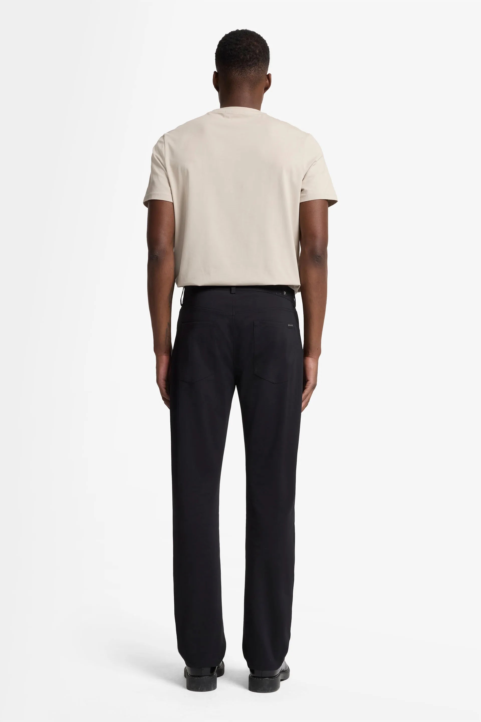 7 For All Mankind_Black_The Straight in Luxe Performance Knit_7TE70E23_BKN_04