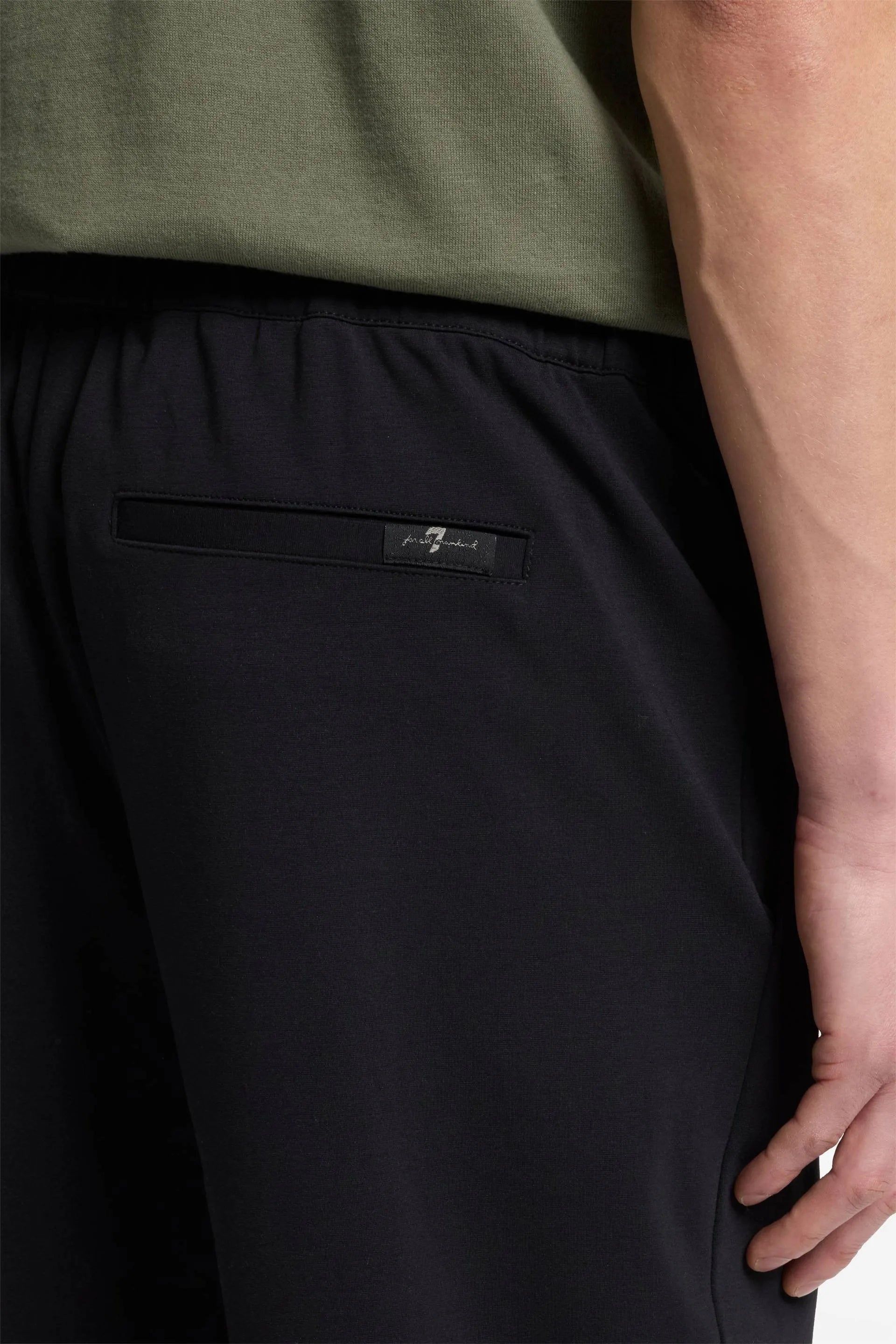 7 For All Mankind_Black_HYBRID PANT LUXE PERFORMANCE KNIT BLACK_7TH40E23_BKN_03