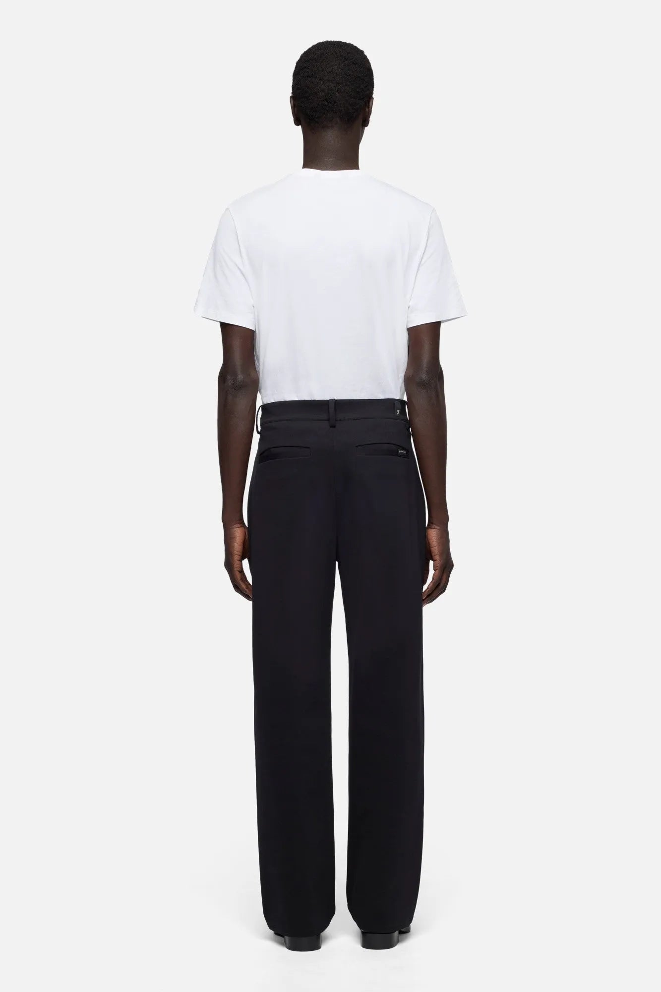 7 For All Mankind Black Men Pleated Trouser in Luxe Performance Knit SKU: 7TY50E23_BKN Image 05