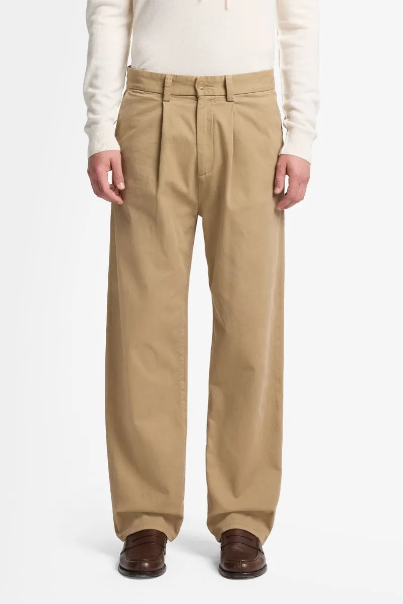 7 For All Mankind_Beige_Pleated Trouser in Comfort Twill_7TY51E39_1NP_02