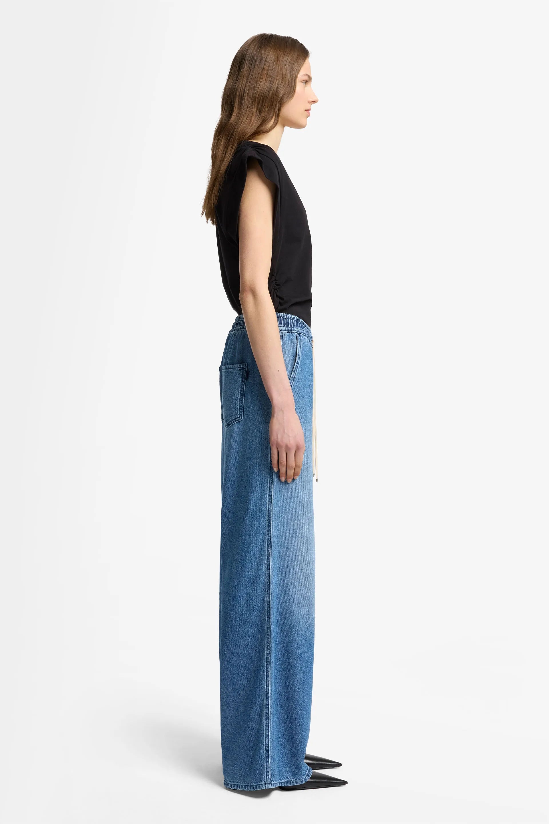 7 For All Mankind_Mid Blue_Pull on Wide Leg Weightless Denim_7UL00E38_1BB_05