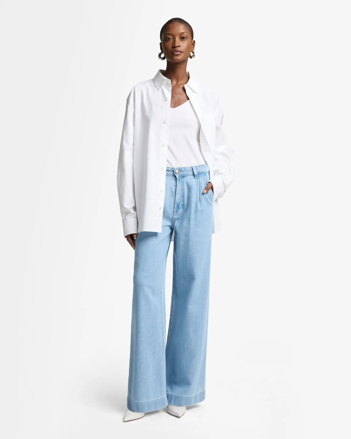 7 For All Mankind_Mid Blue_Weightless Denim Pleated Trouser_7UL30E38_1BA_01