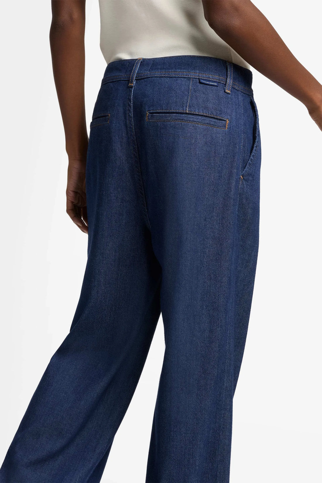 7 For All Mankind_Dark Blue_Pleated Trouser in Weightless_7UL30R70_1A9_02