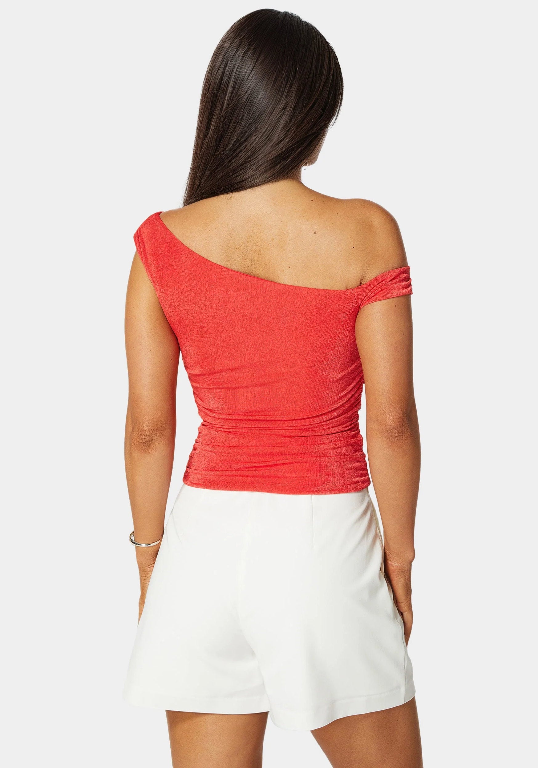 Bebe_One Shoulder Ruched Knit Top_7skt0419be_Grenadine_03