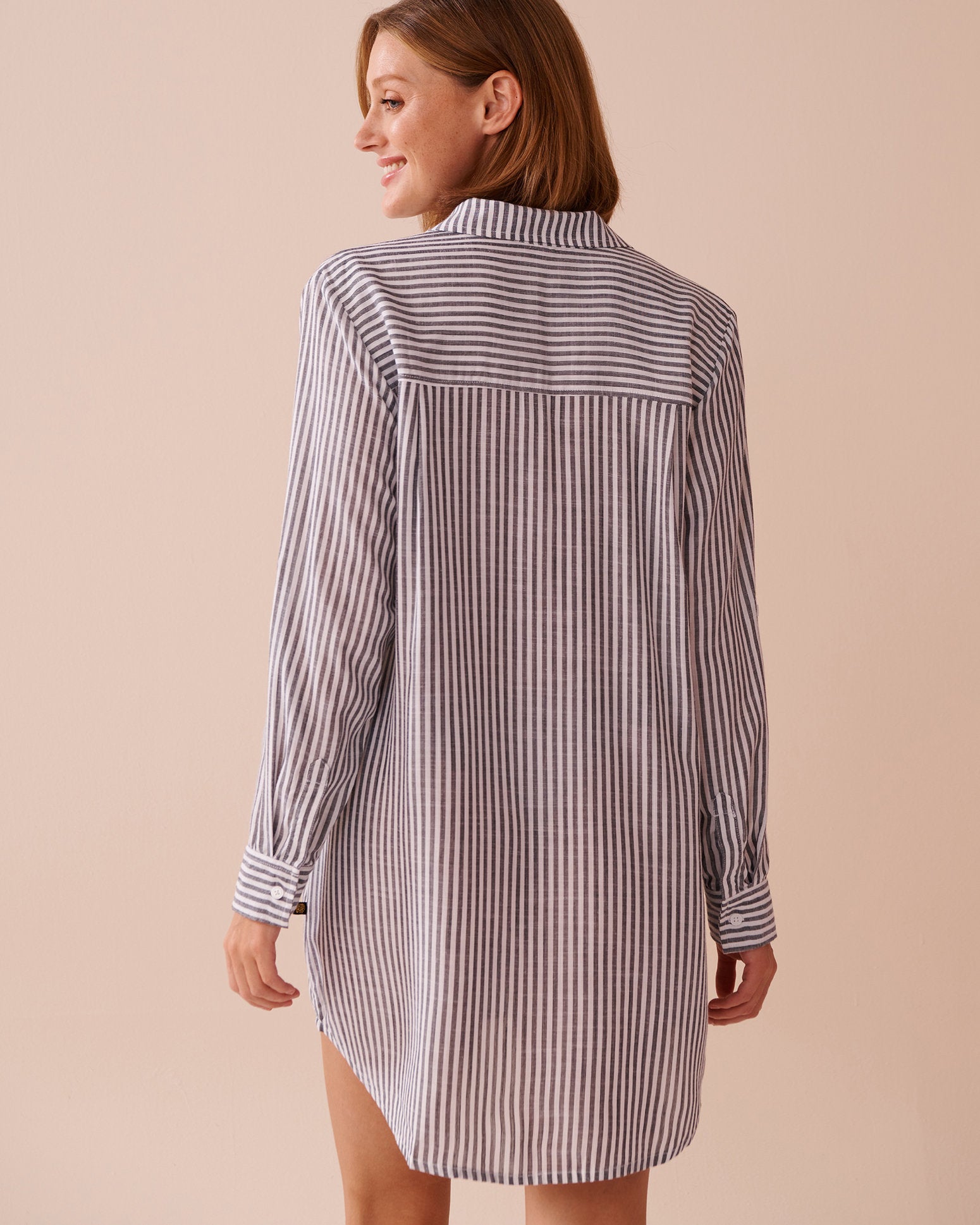 La Vie en Rose_Striped Button-Down Shirt_80100031_P10348_02