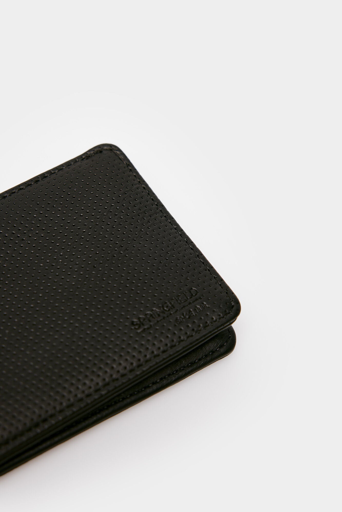 Black Wallet_8207373_01_03