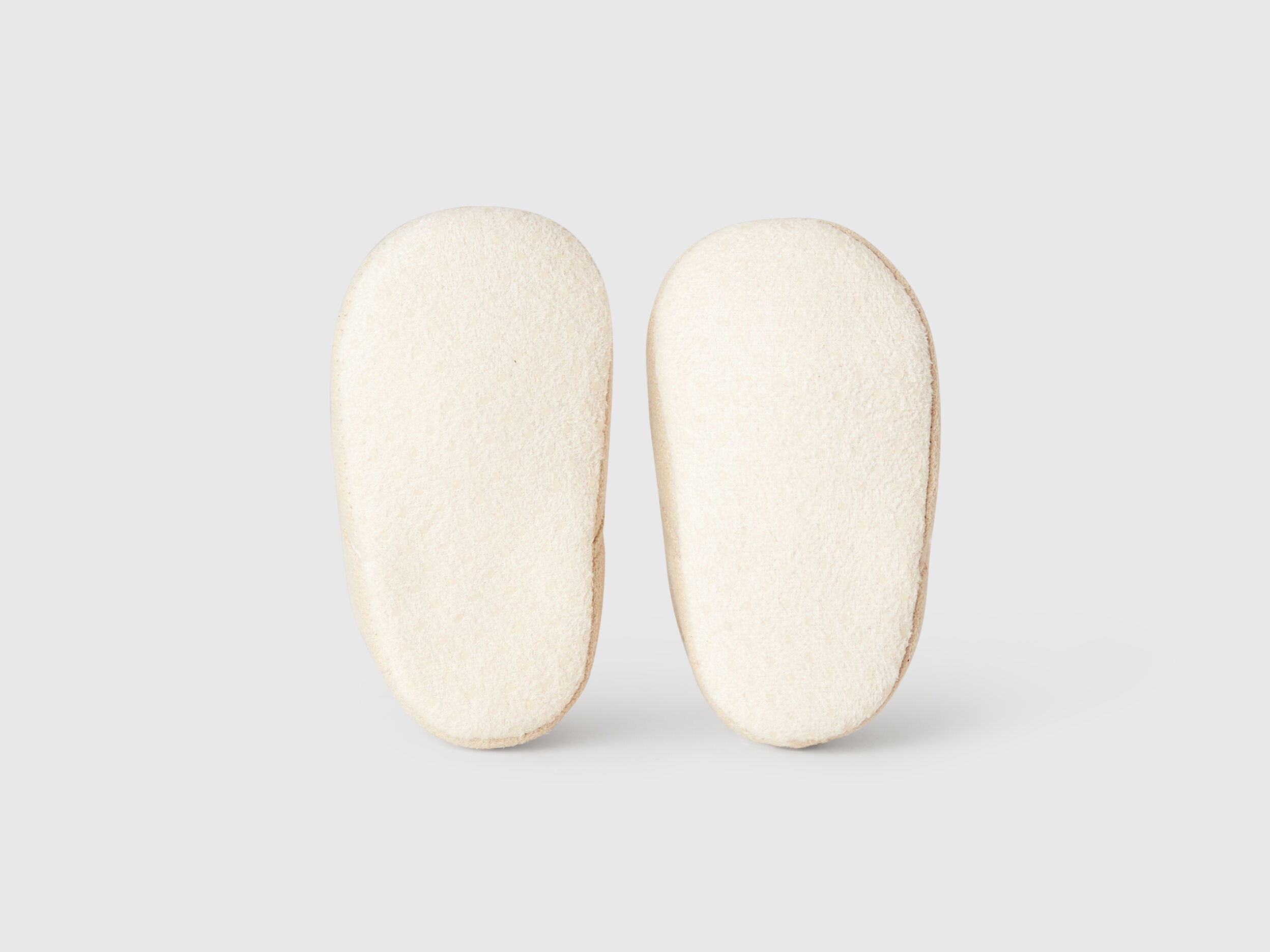 Benetton_Suede-Look Shoes_82W7AD00G_152_03