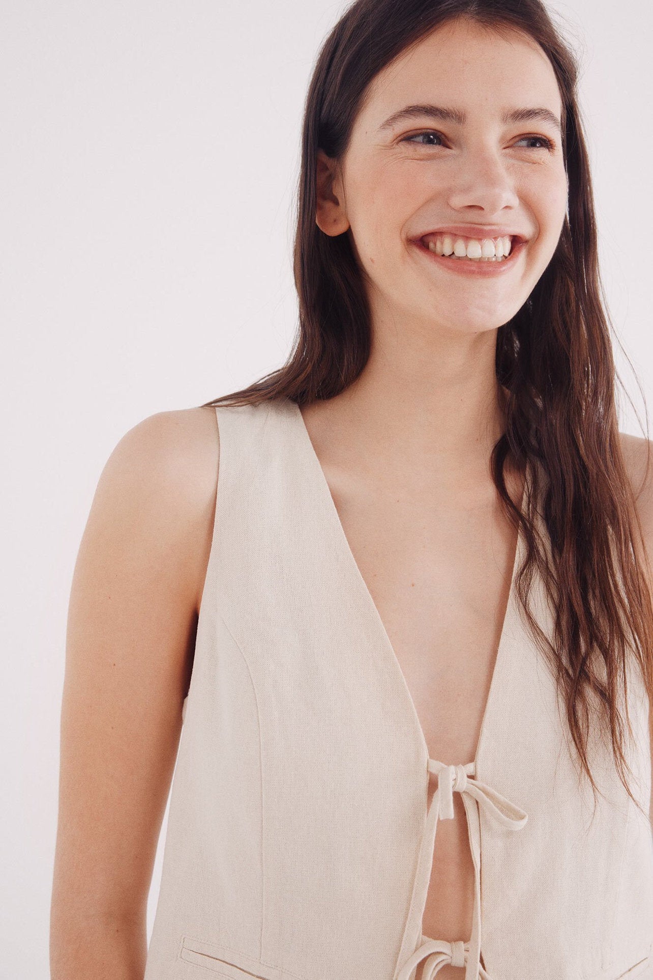 Springfield_Linen Bow Vest_8419284_39_02