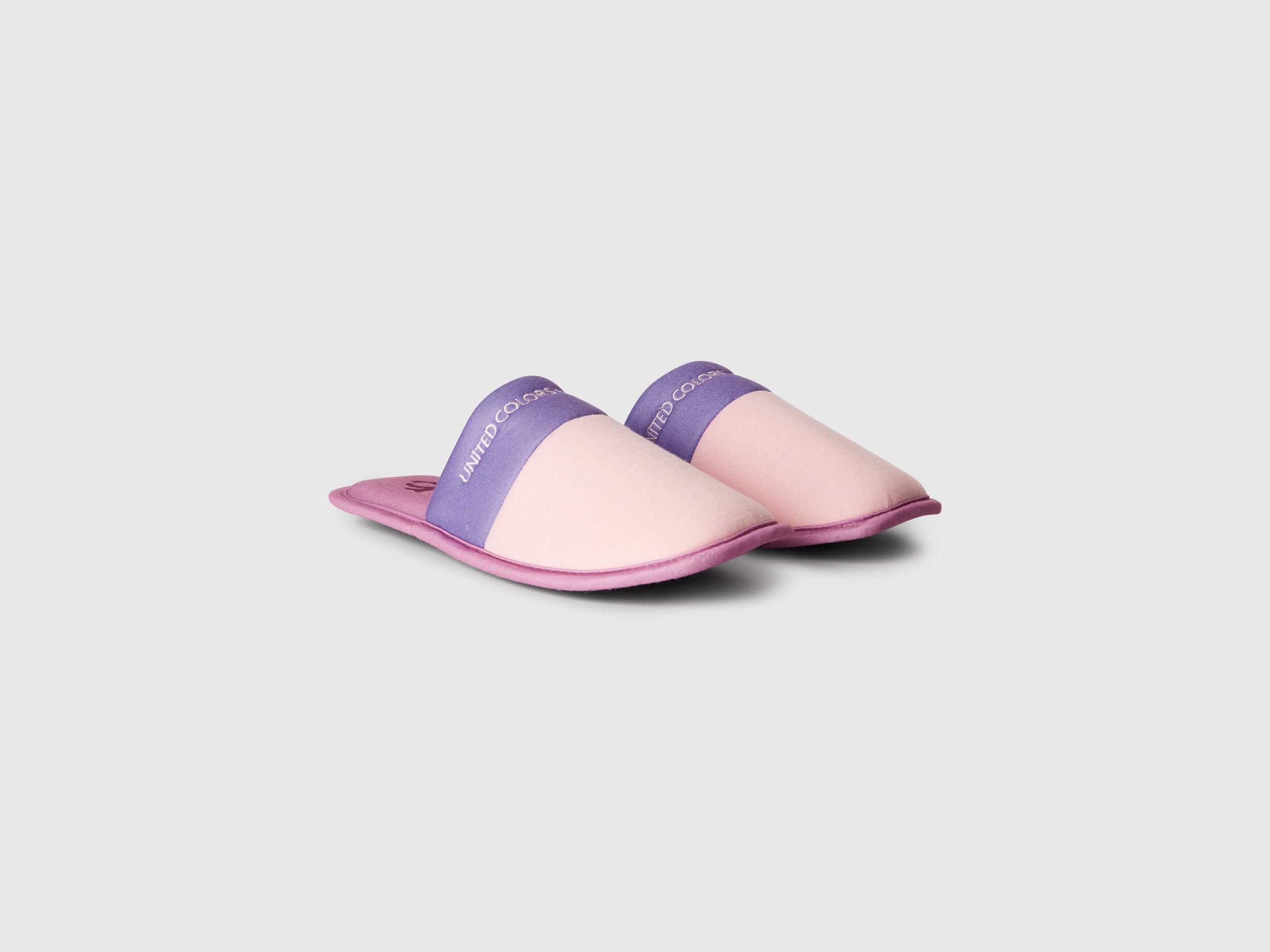Benetton_Slippers with Logo_848X2D013_901_02