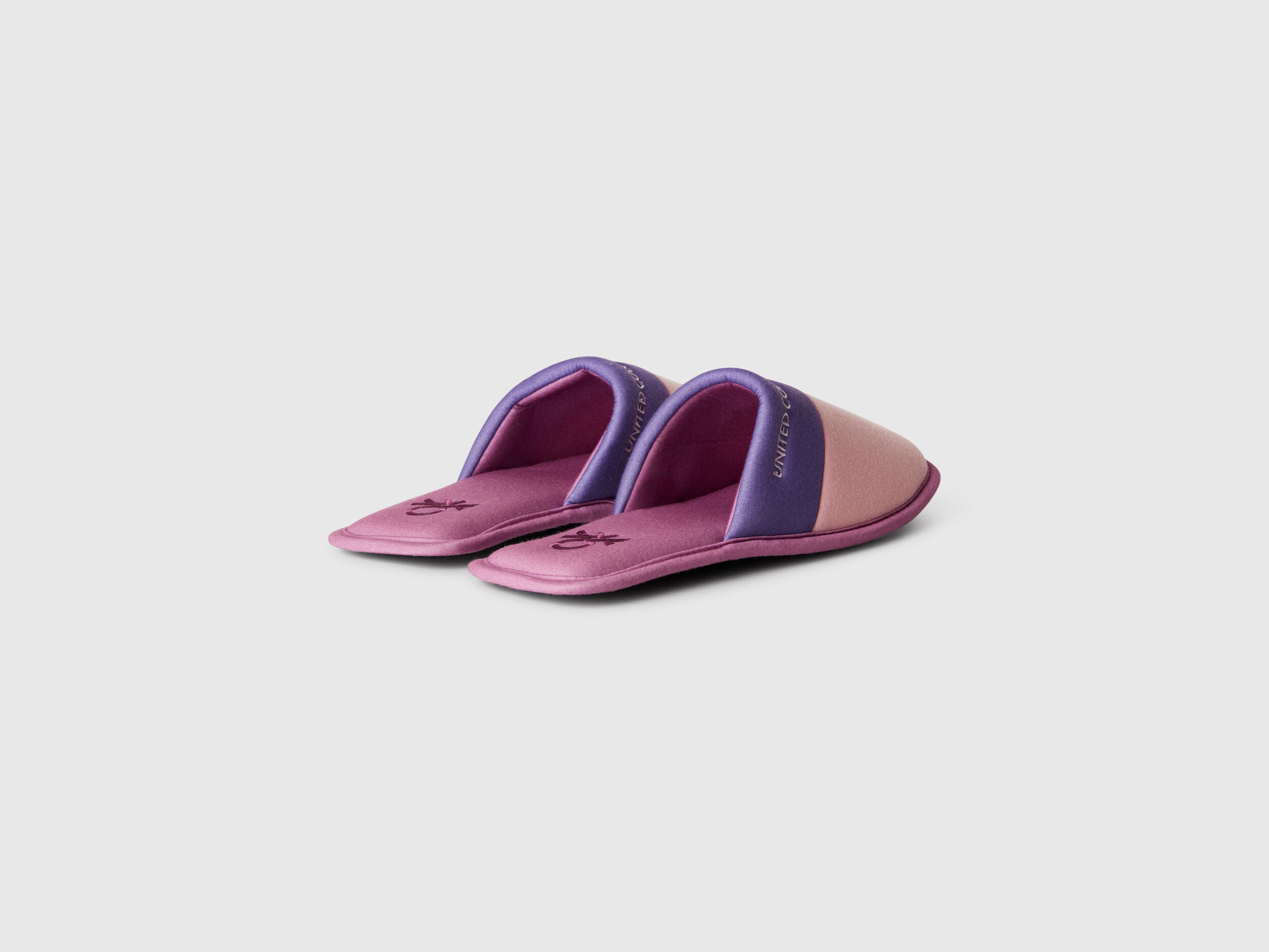 Benetton_Slippers with Logo_848X2D013_901_03