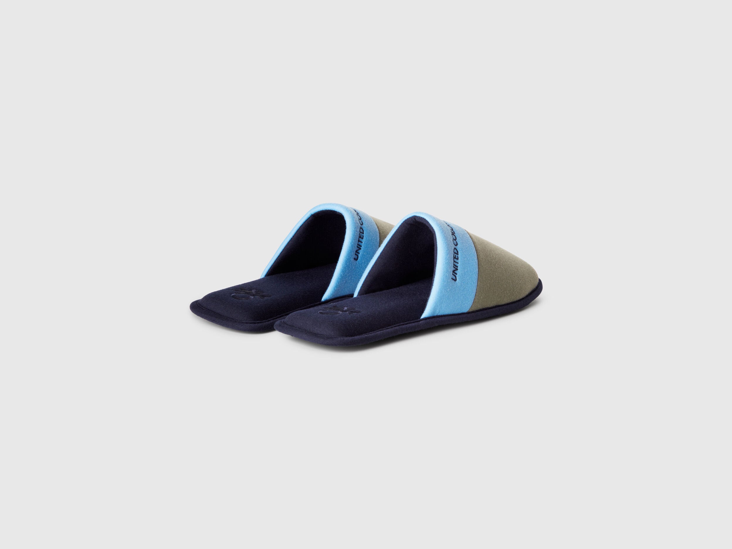 Benetton_Slippers with Logo_848X2D013_902_03