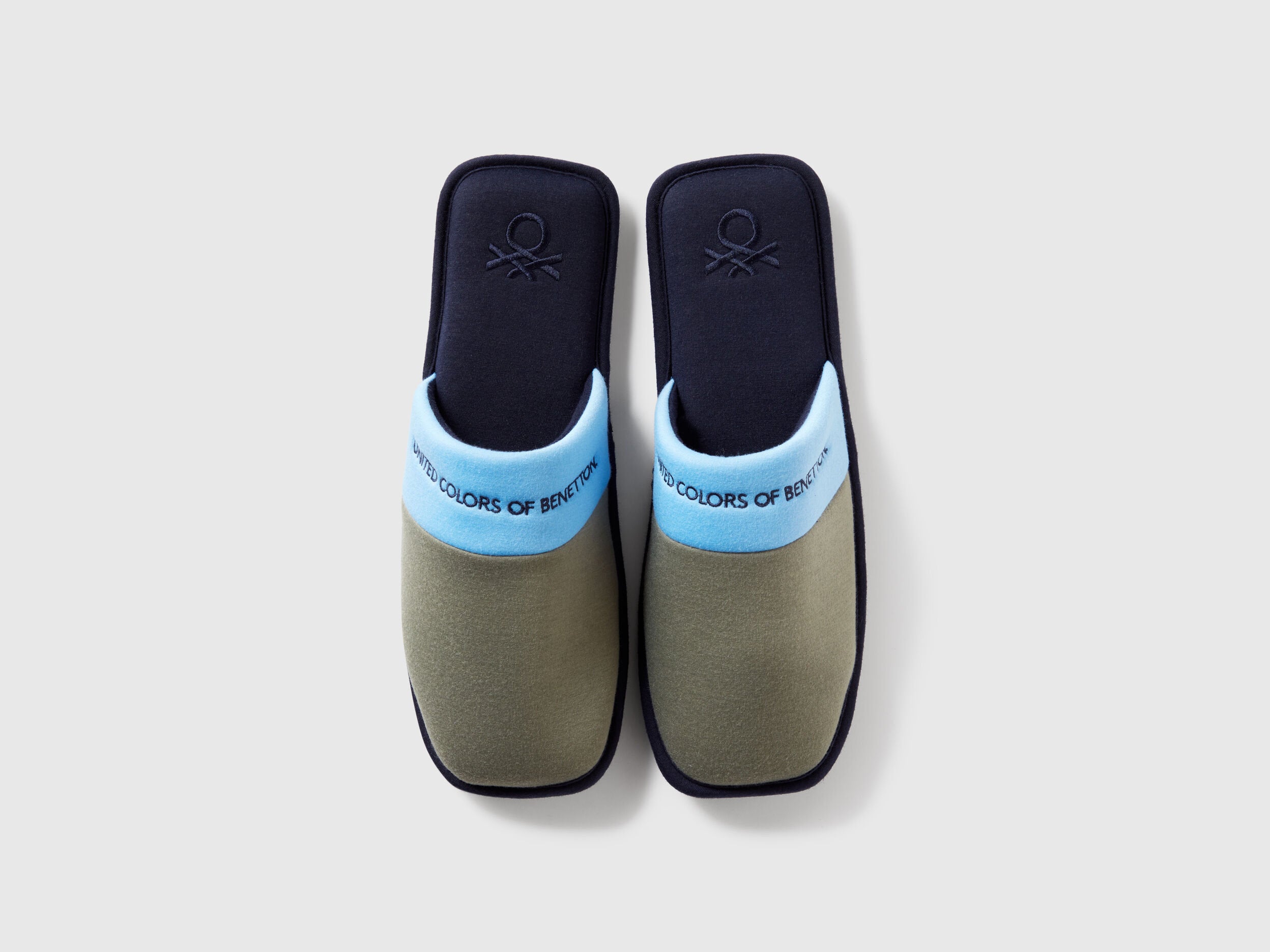 Benetton_Slippers with Logo_848X2D013_902_04
