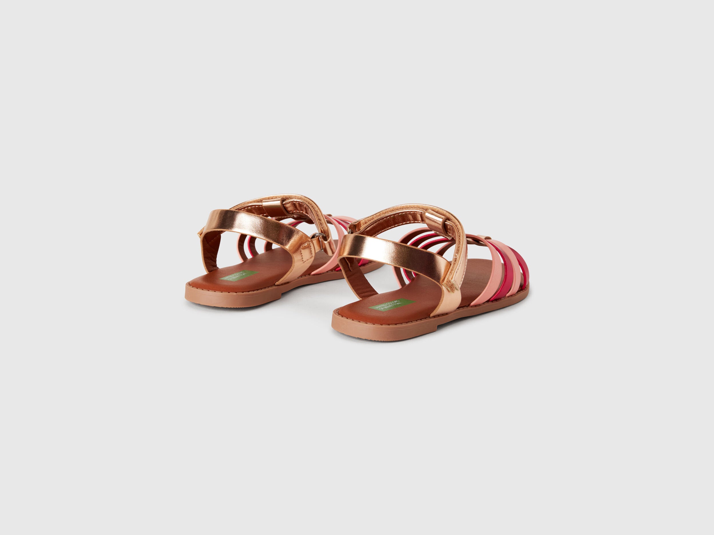 Benetton_Glossy Flat Sandals_86E3CD01S_901_03