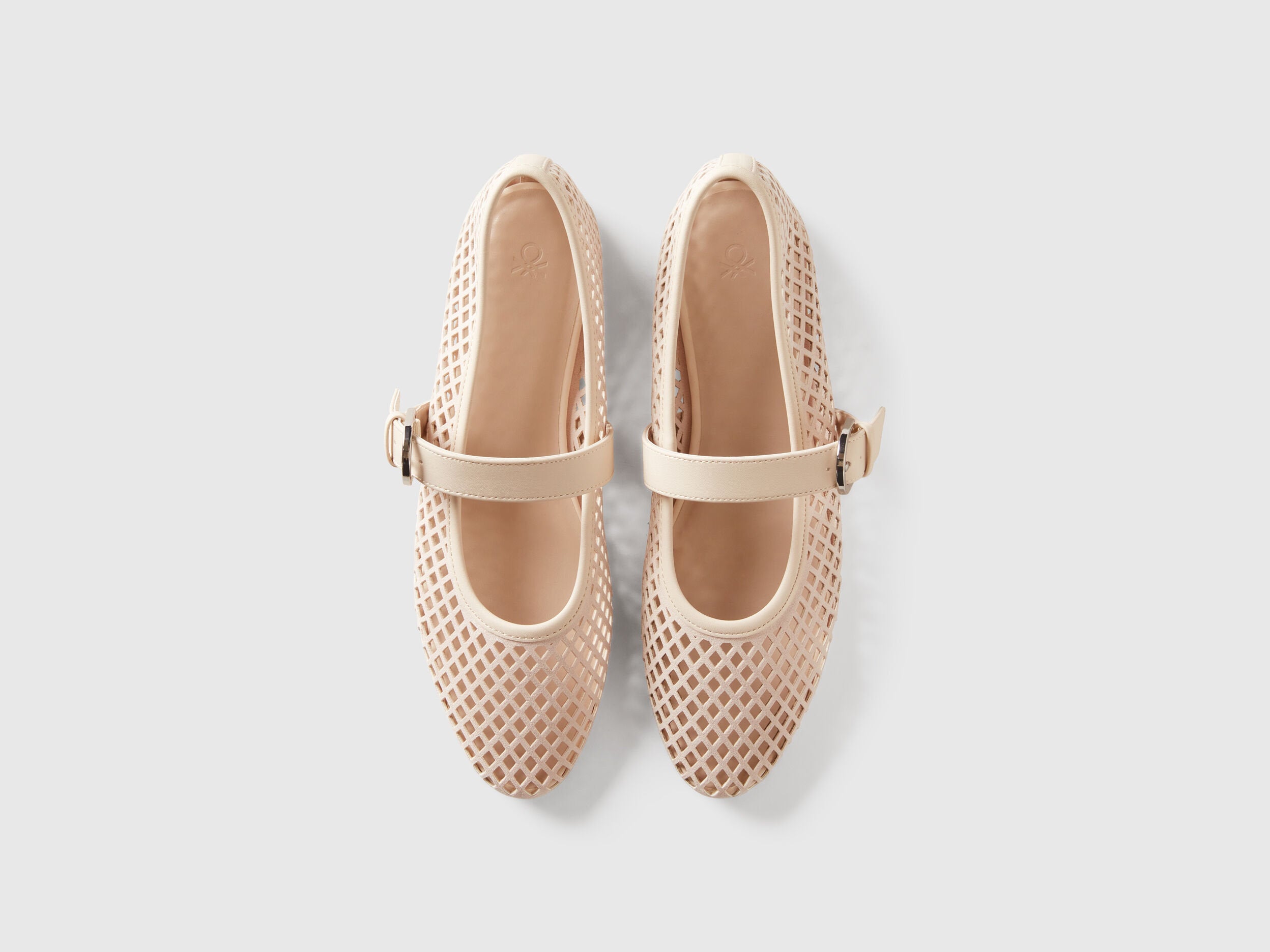 Benetton_Mesh Flats_87FCDD03Q_0R2_04