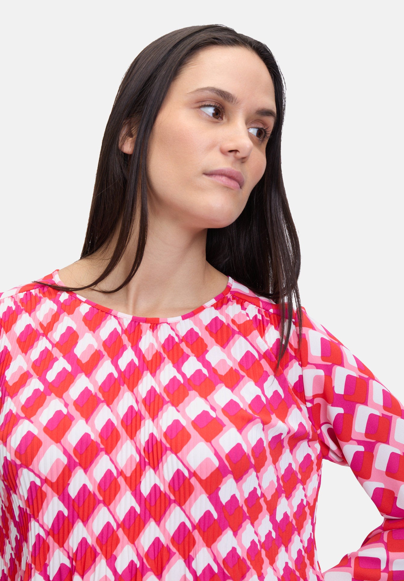 Betty Barclay_Slip Blouse with Pleats_8807-1093_4811_06