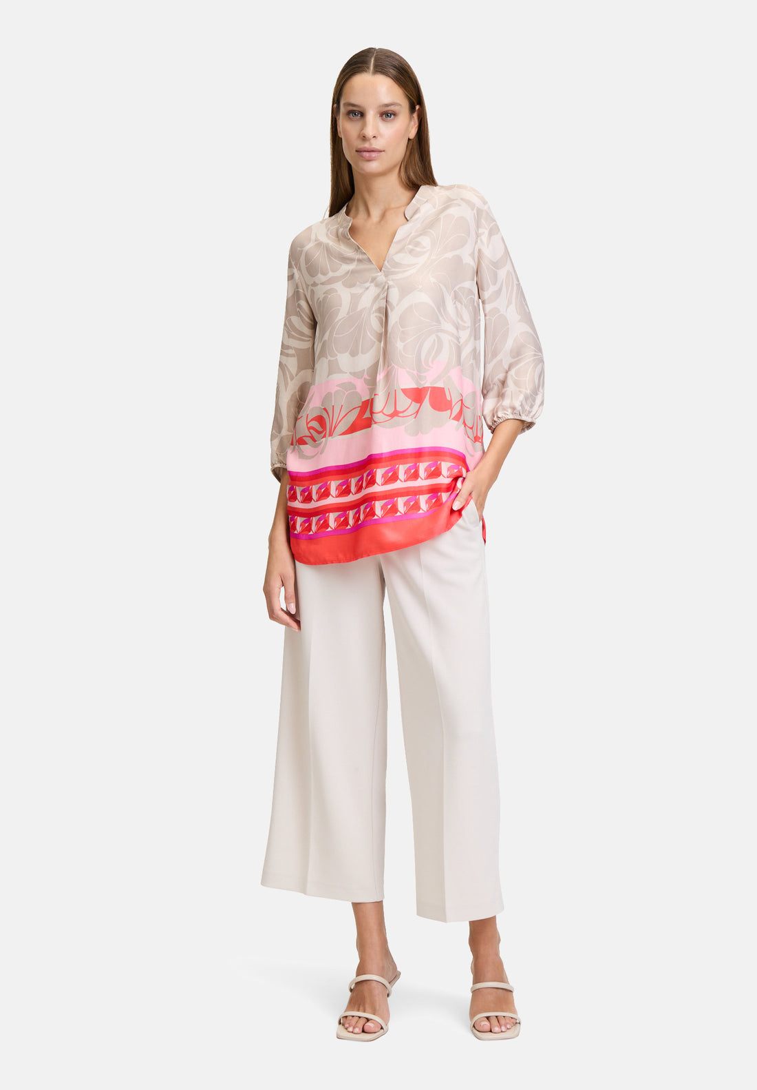 Betty Barclay_Pull-On Blouse with 3/4 Sleeves_8826-1139_7846_02