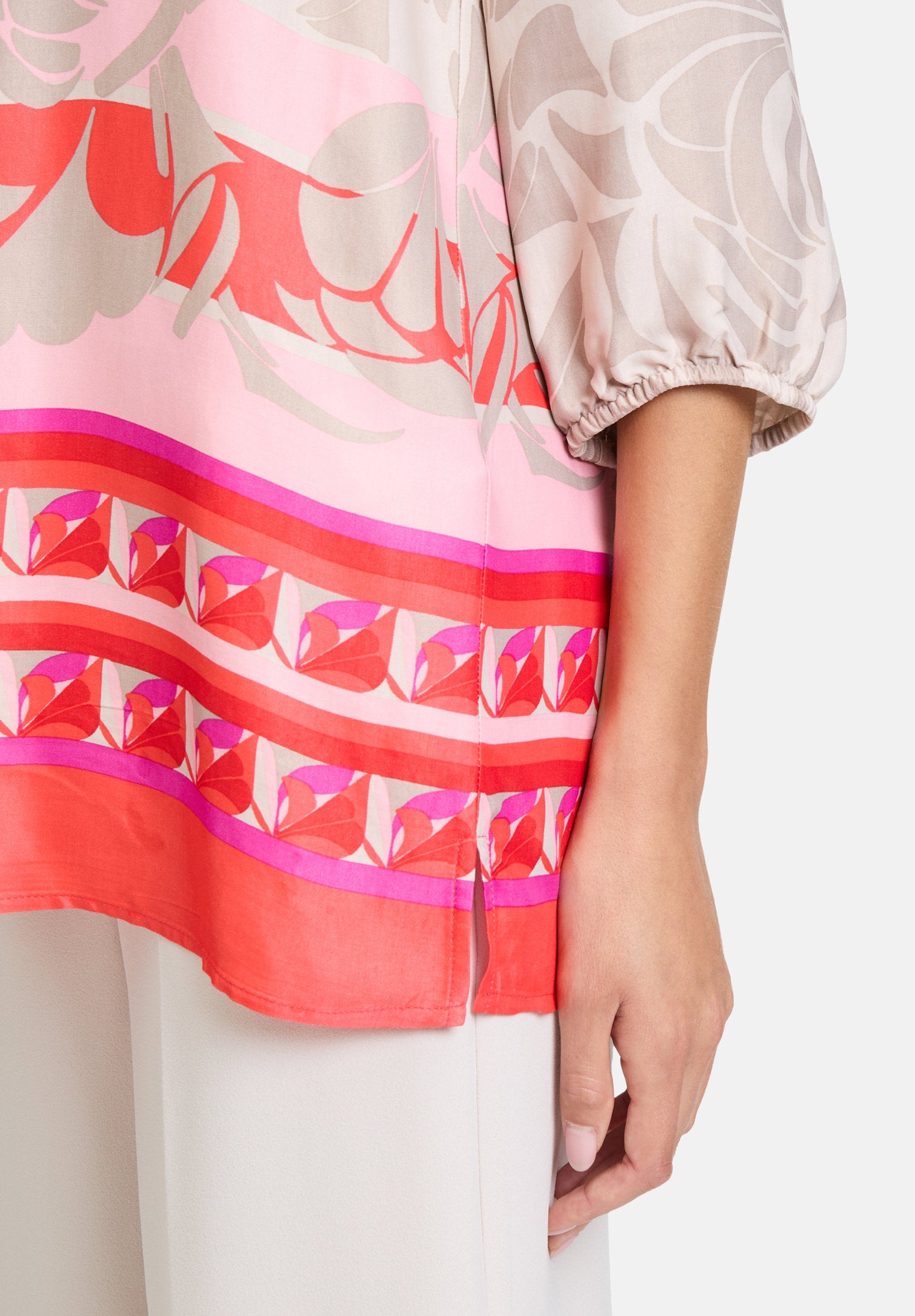 Betty Barclay_Pull-On Blouse with 3/4 Sleeves_8826-1139_7846_07