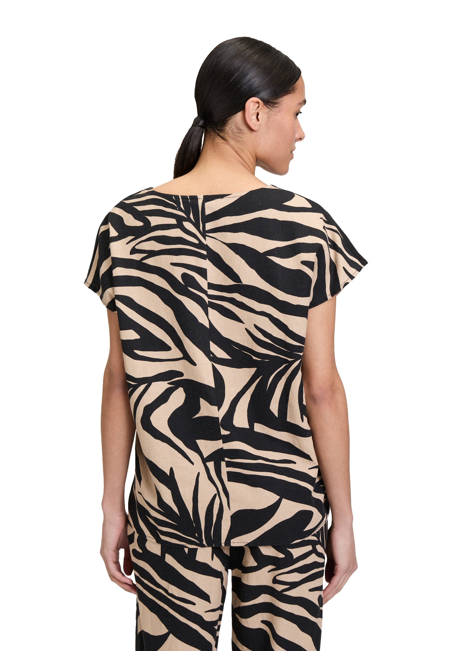 Betty Barclay_Blouse Short 1/2 Sleeve_8831-1212_9875_03