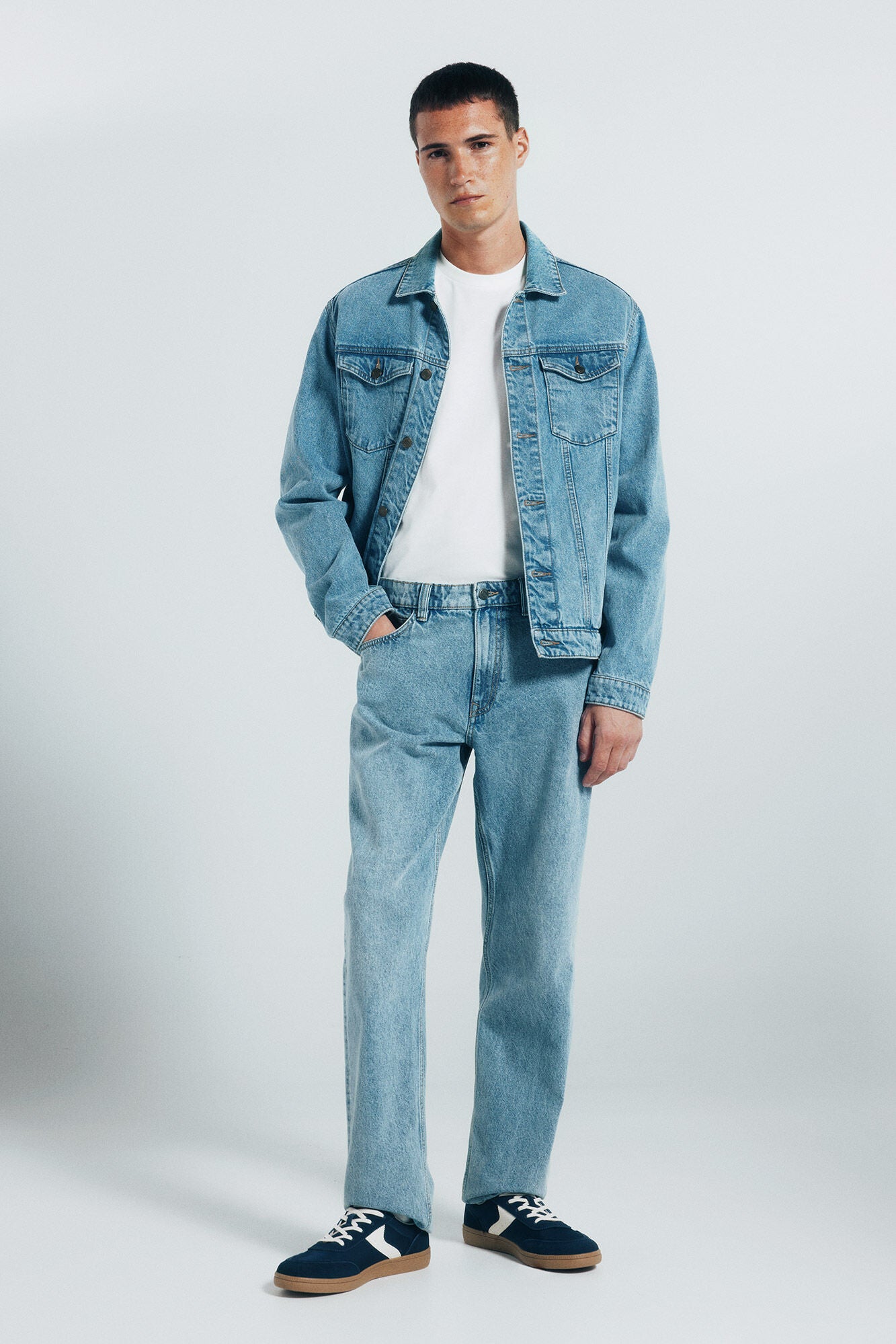 Springfield_Ivory_Basic Long Sleeve T-Shirt with a Soft Finish_8832421_96_04