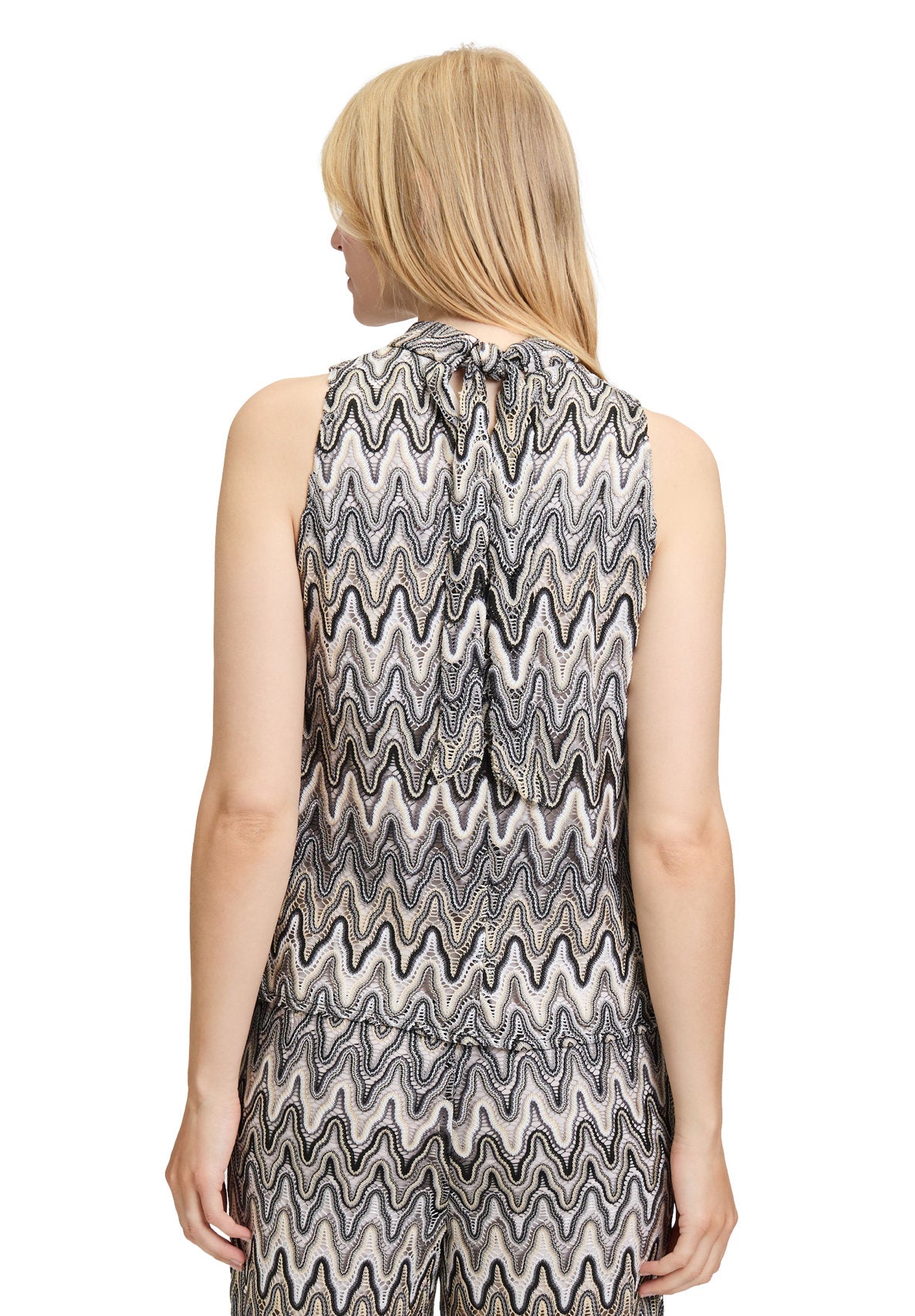 Betty Barclay_Crop Top with Stand-Up Collar_8842-1268_1891_03