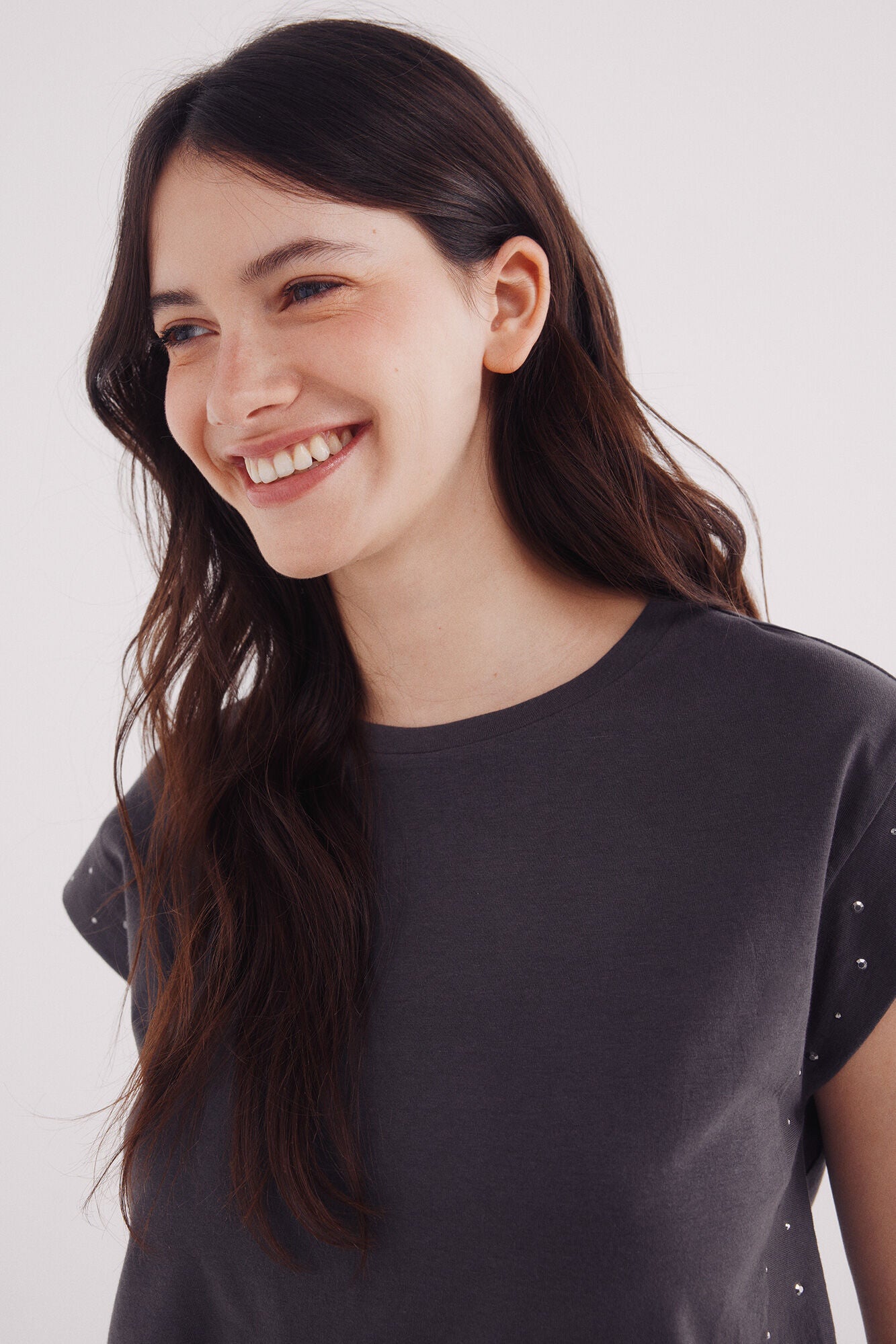 Springfield_Grey_Crystal Studded Sleeves Shirt_8862572_40_04