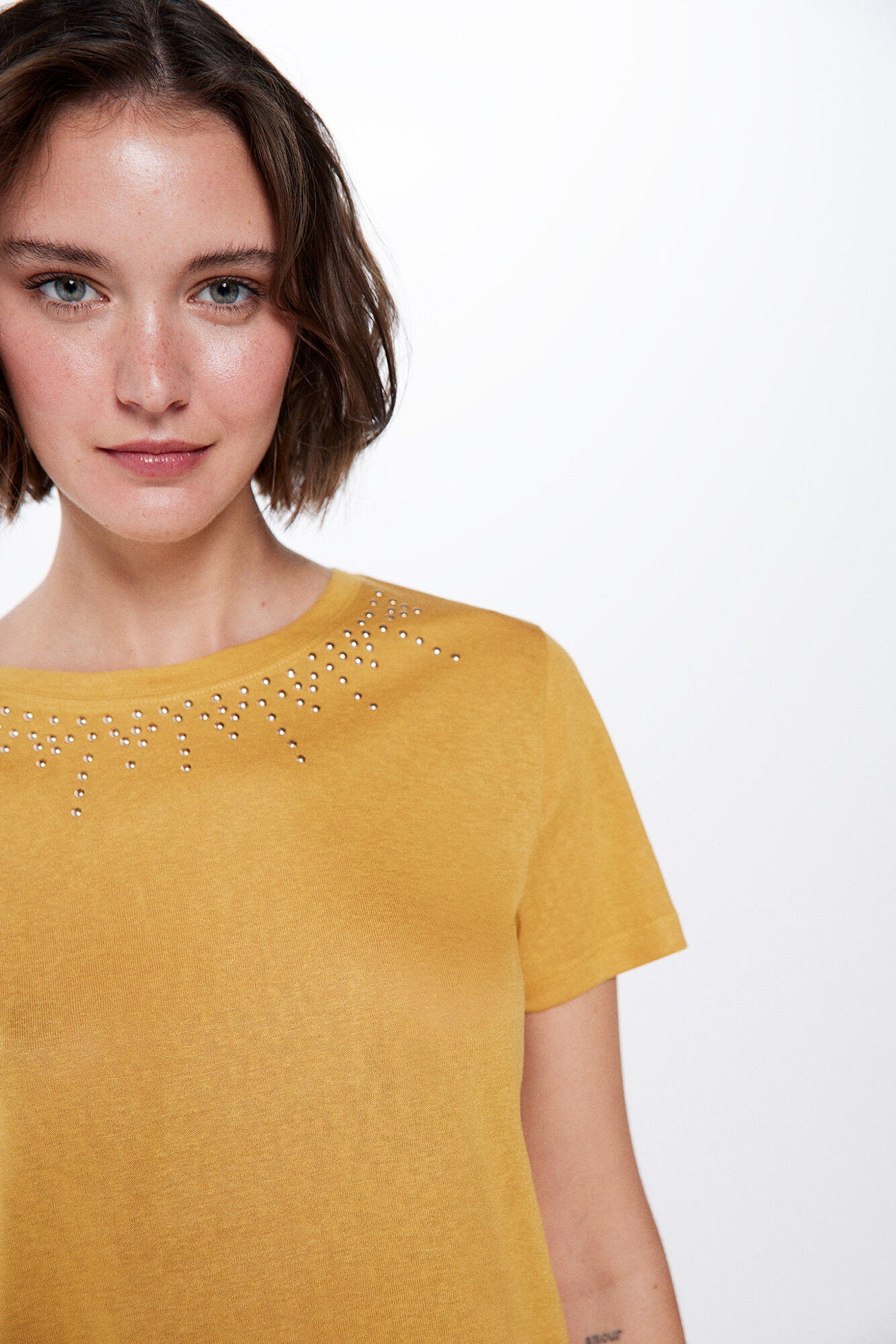 Round Neck T Shirt_8867851_08_04