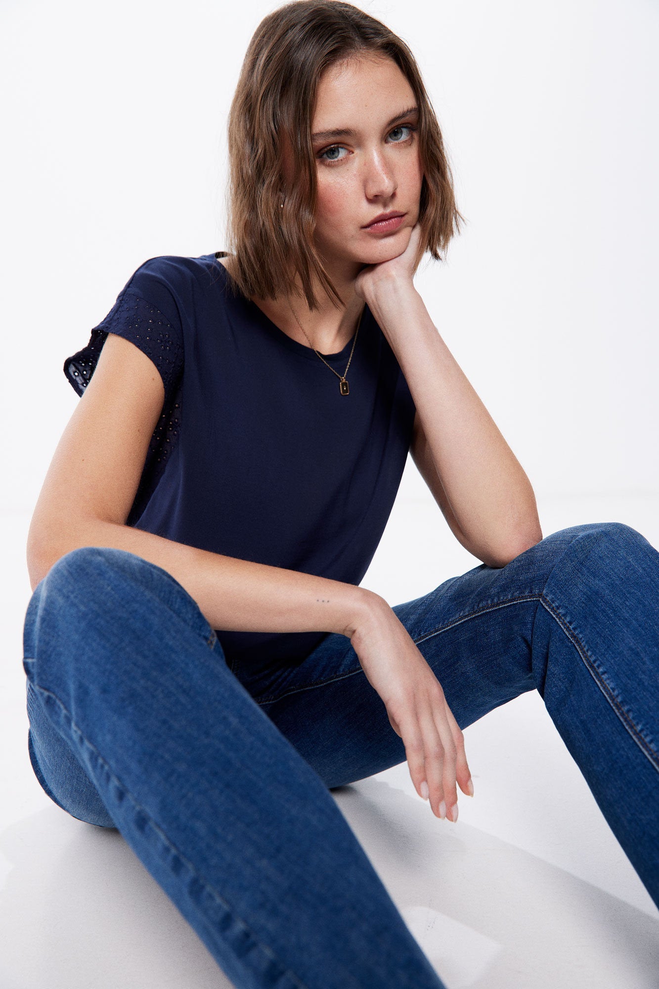 Round Neck T Shirt_8867880_14_03