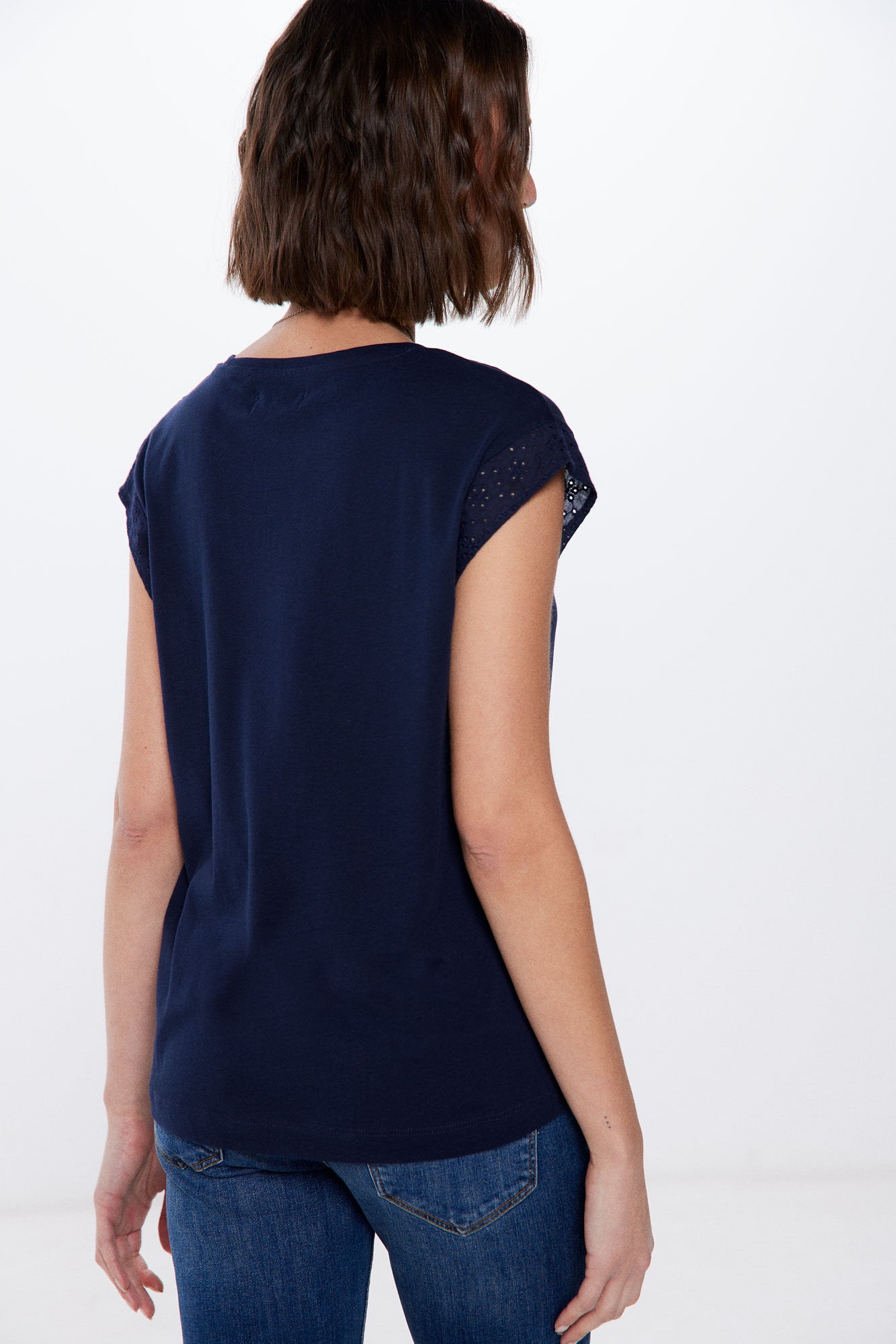 Round Neck T Shirt_8867880_14_05