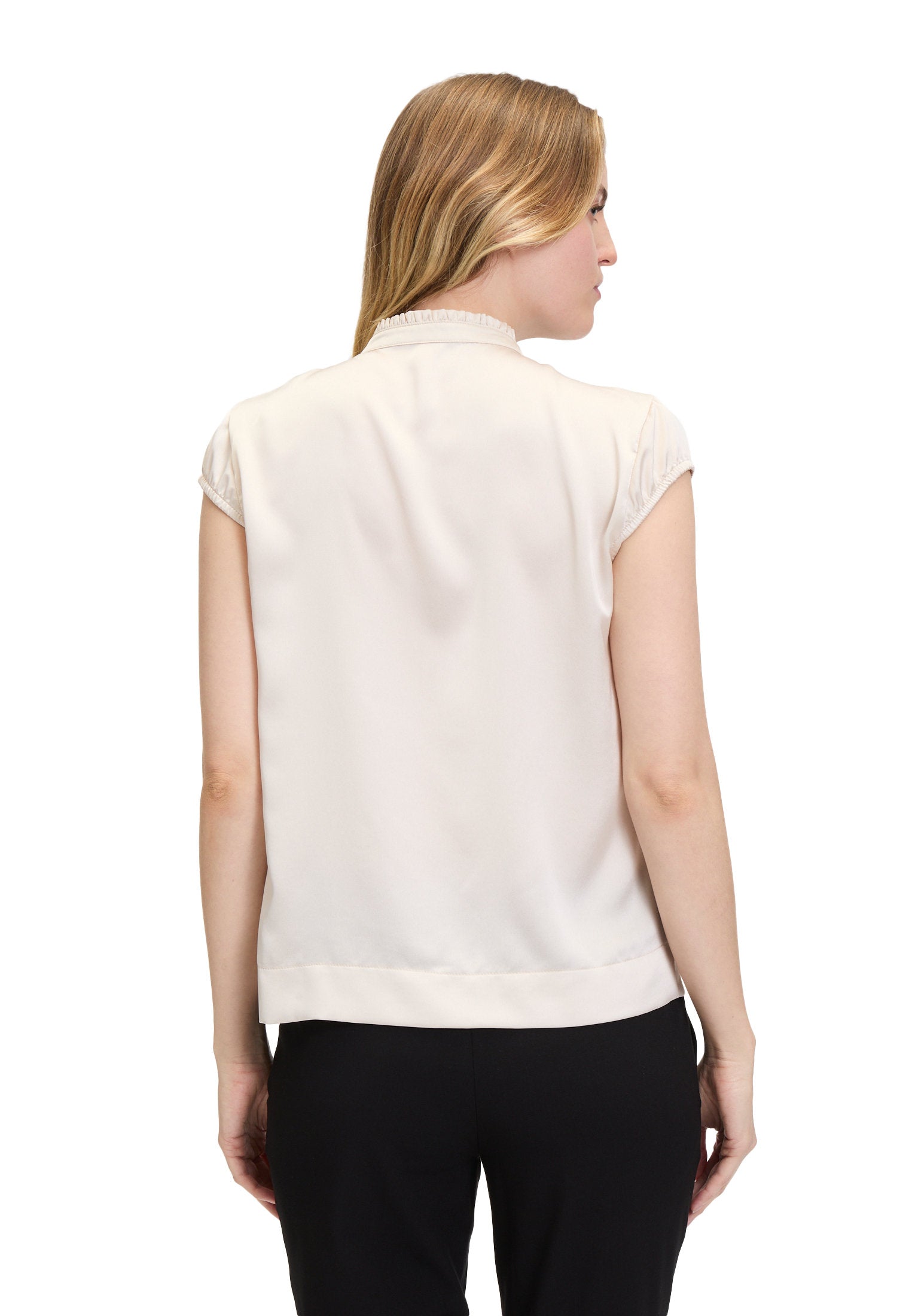 Betty Barclay_Slip Blouse Short Sleeve_8870-3394_1098_03