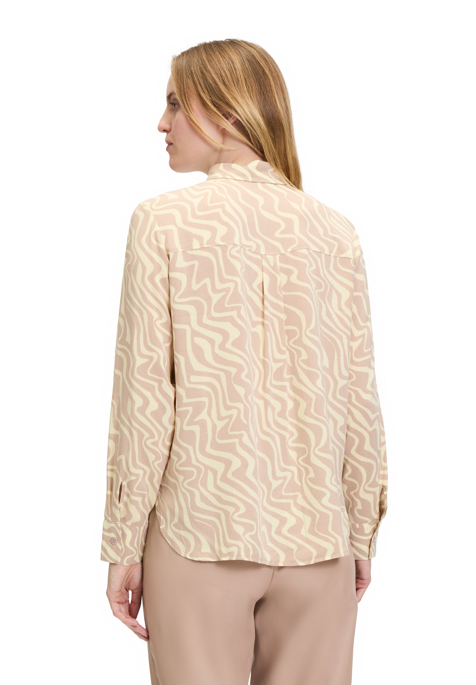 Betty Barclay_Blouse Long 1/1 Sleeve_8871-3059_7822_03