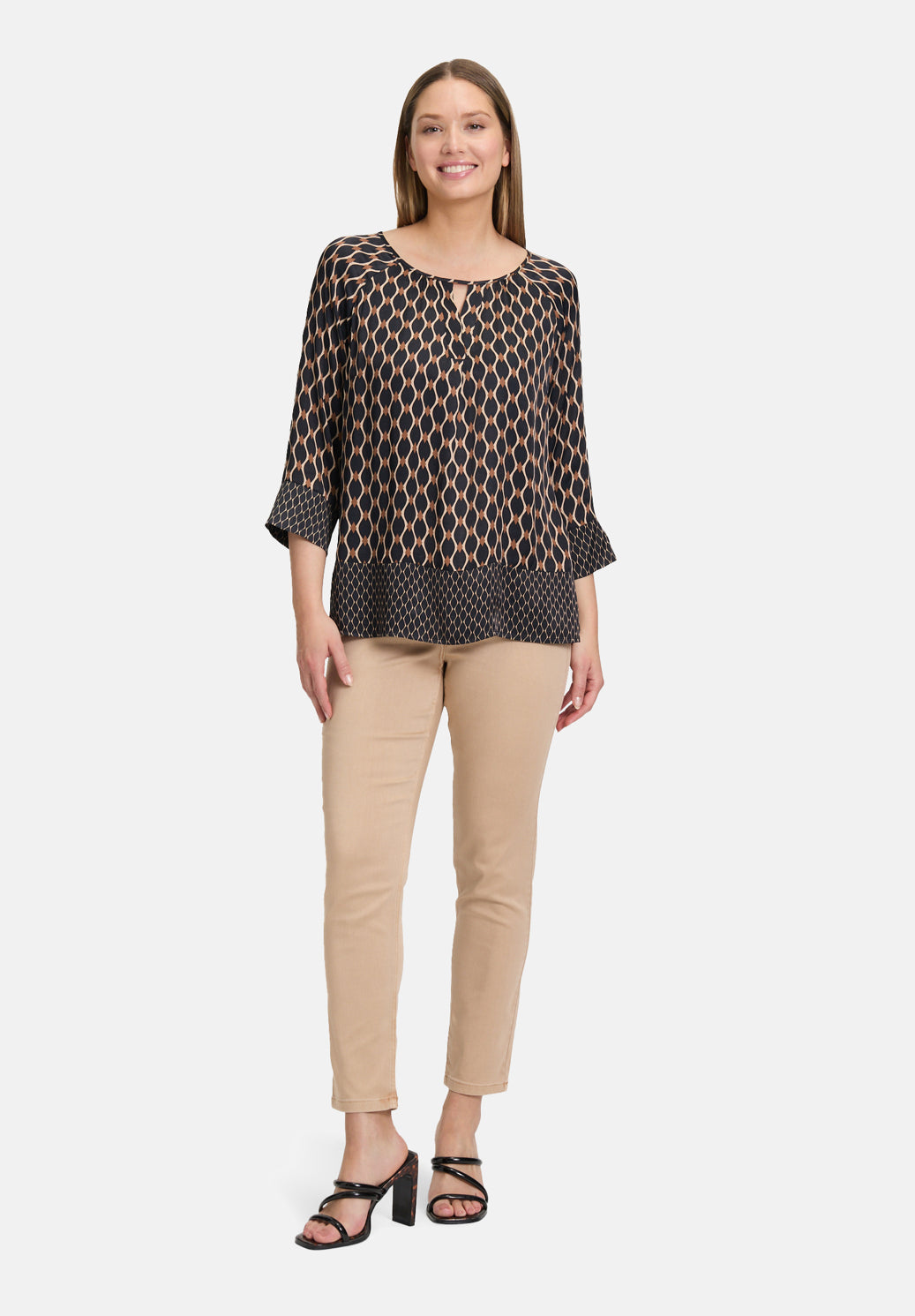 Betty Barclay_Black/Beige_Slip Blouse with Print_8906-1443_9875_02