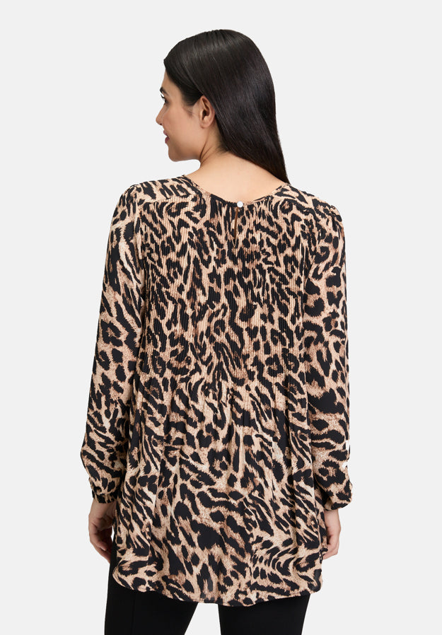 Betty Barclay_Black/Beige_Slip Blouse with Pleats_8908-1465_9875_03