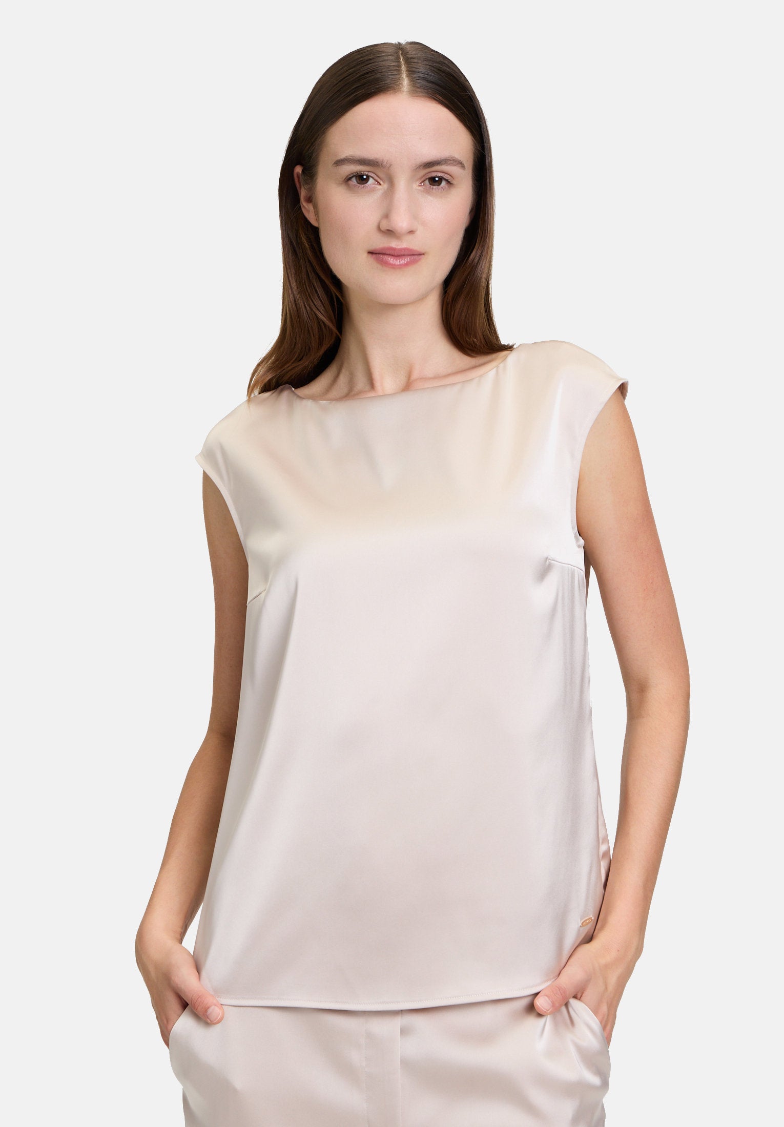 Betty Barclay_Blouse Top with Shiny Effect_8909-3386_1098_01