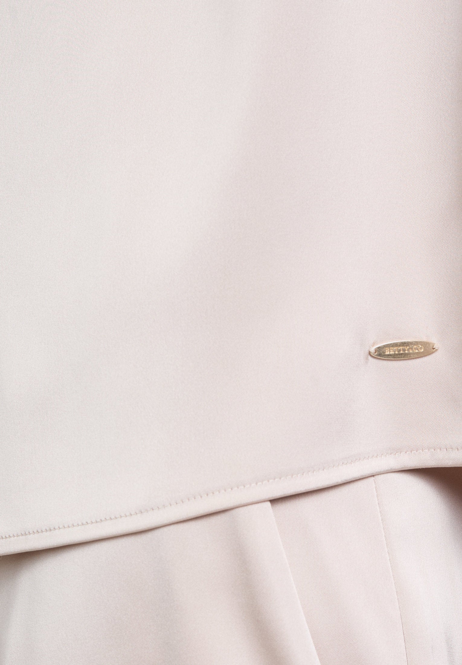 Betty Barclay_Blouse Top with Shiny Effect_8909-3386_1098_07