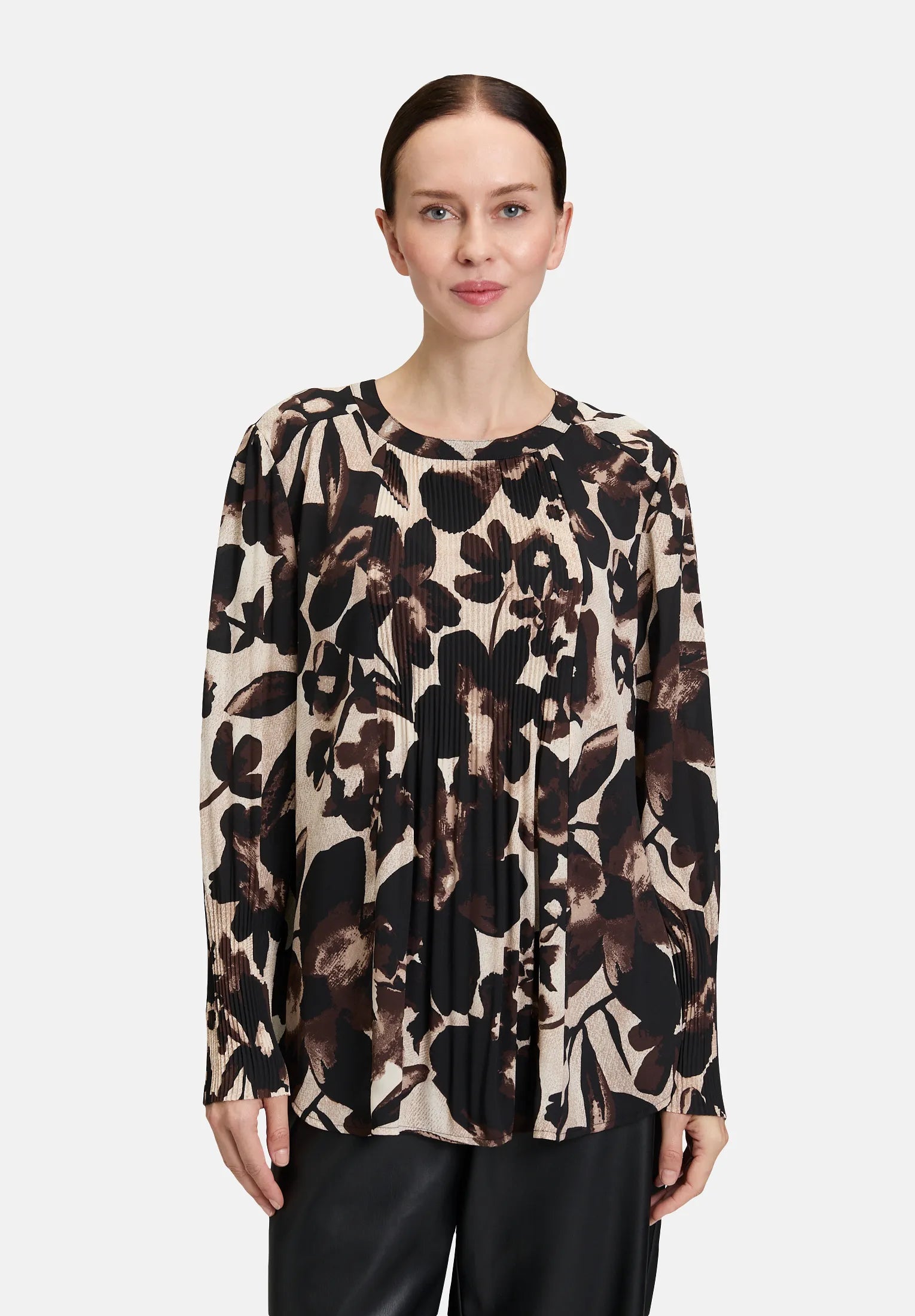 Betty Barclay_Beige/Brown_Slip Blouse with Pleats_8924-1623_7875_01