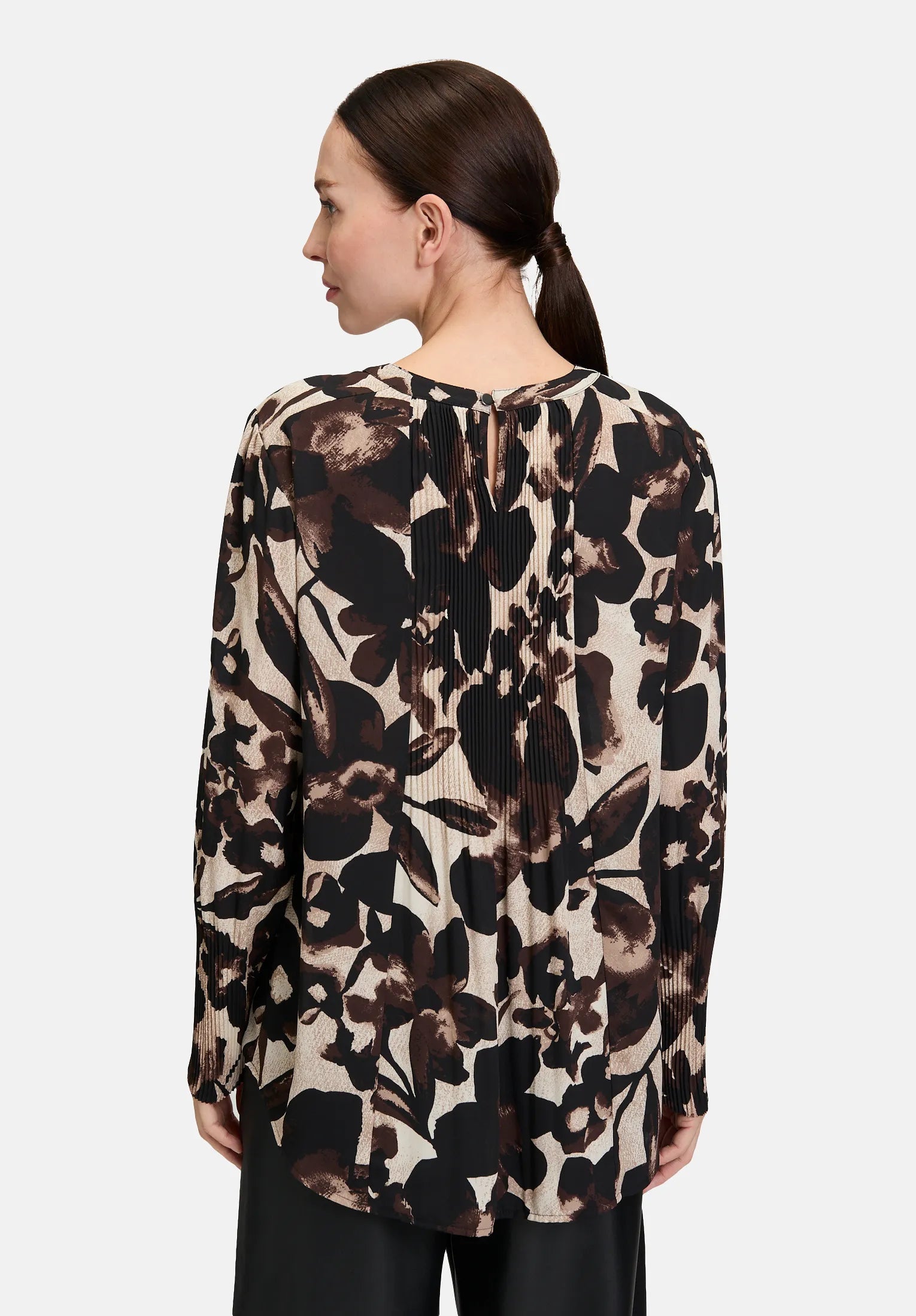 Betty Barclay_Beige/Brown_Slip Blouse with Pleats_8924-1623_7875_03