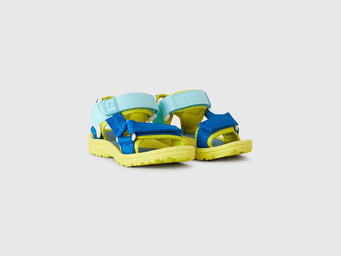 Benetton_Open-Toe Sandals_8EIKGD01C_21J_02